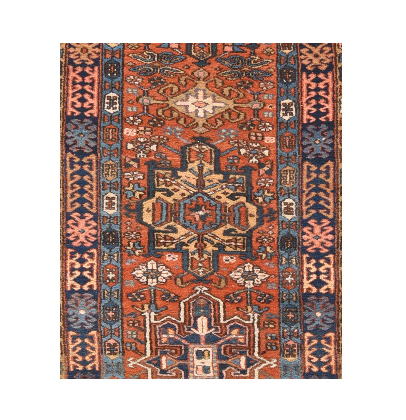 Runner Karajeh antico 3'0'' x 10'7''.