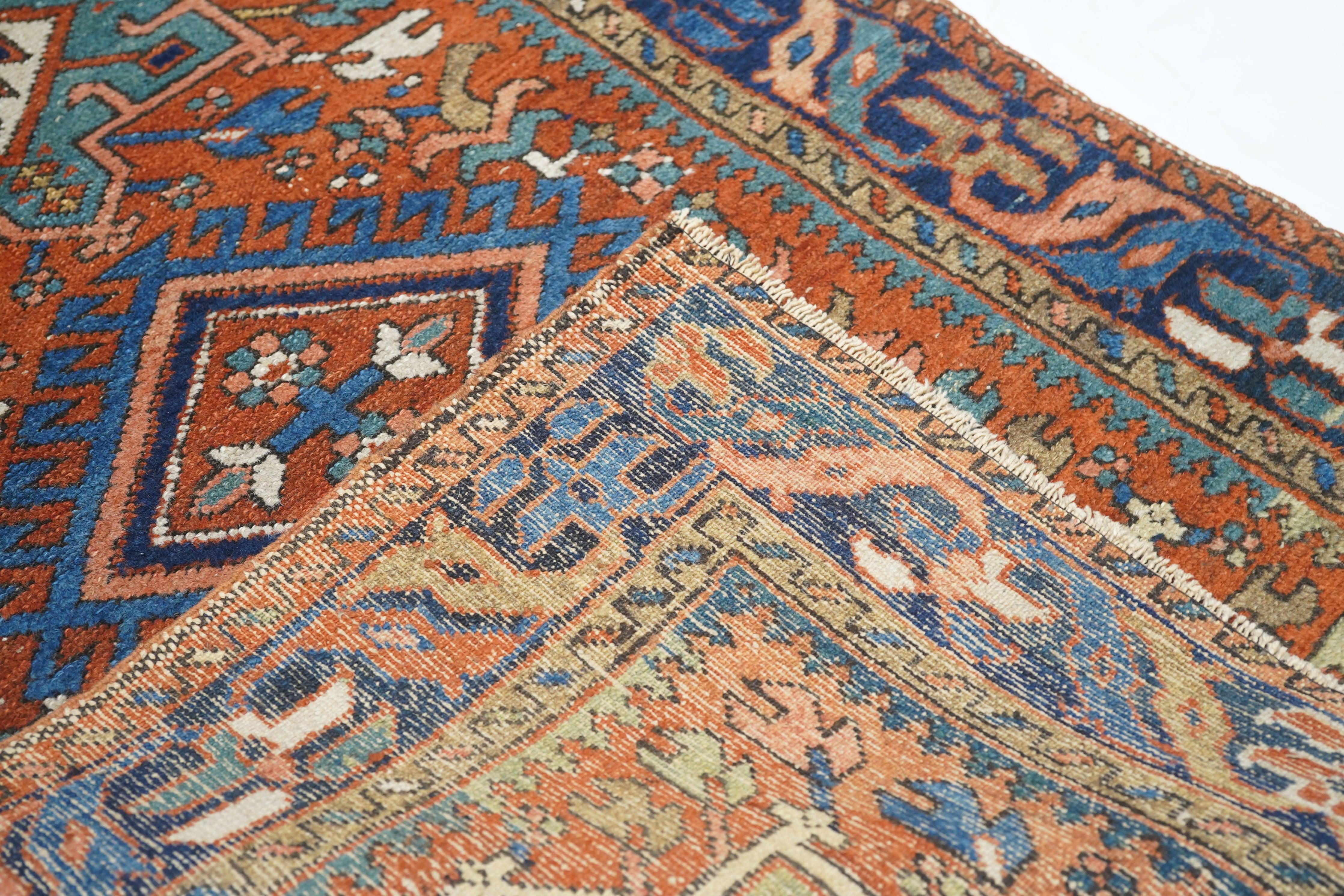 Antiker Karajeh-Teppich 3'1'' x 8'11'' im Angebot 3