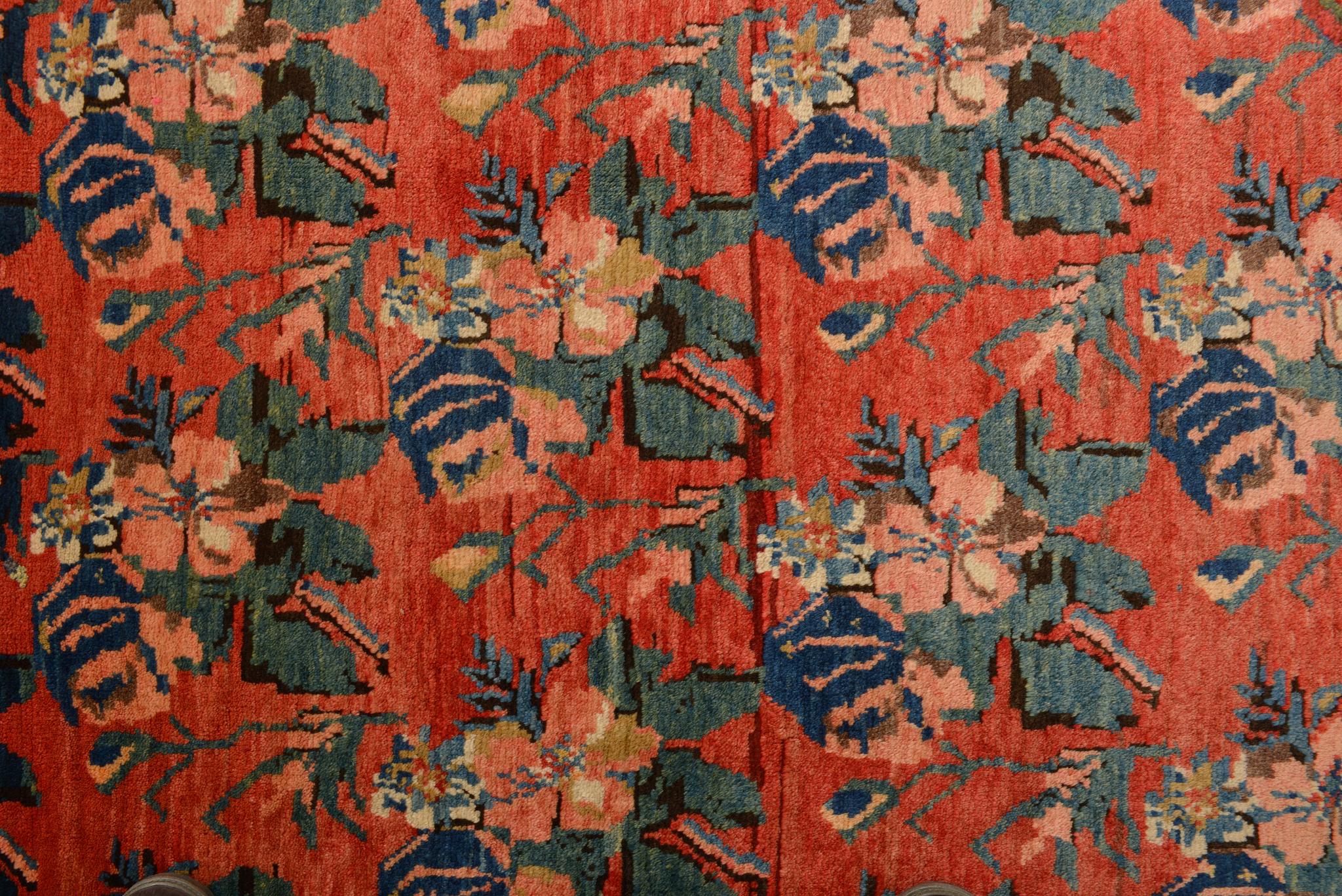 Antique Karebagh or Garebagh Caucasian Carpet In Excellent Condition For Sale In Alessandria, Piemonte