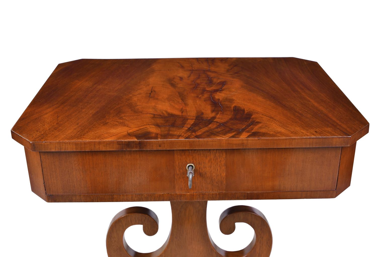Antique Karl Johan/ Biedermeier Side Table in Mahogany with Lyre Base, Sweden In Good Condition For Sale In Miami, FL