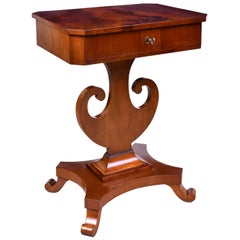 Table d'appoint ancienne Karl Johan/ Biedermeier en acajou avec base en forme de lyre, Suède