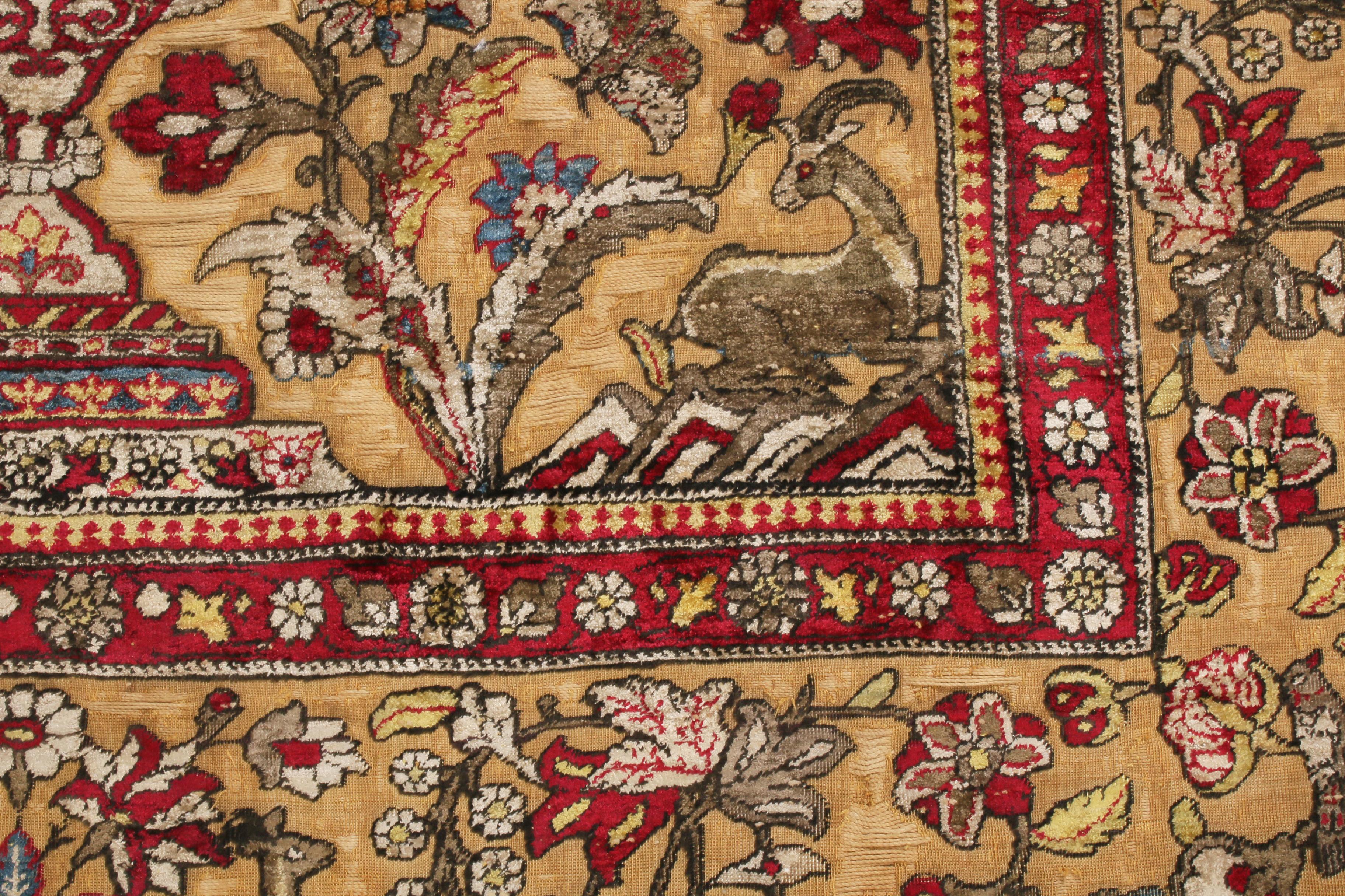 Antiker Kashan-Perserteppich in Burgunderrot und Goldbeige aus Seide (Handgeknüpft) im Angebot