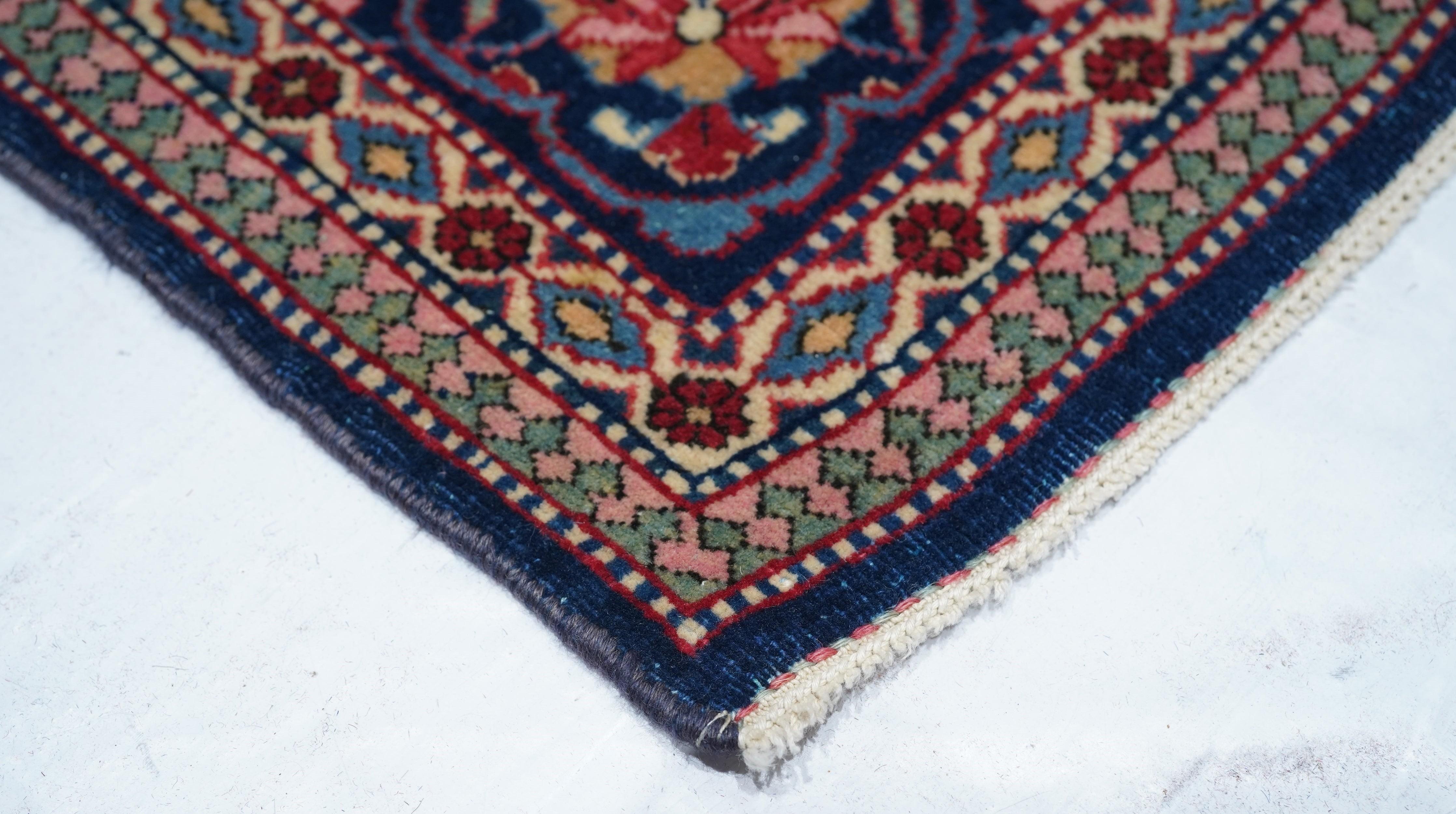 Antique Kashan Dabir Rug In Good Condition For Sale In New York, NY