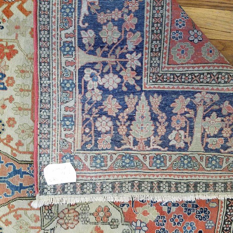 Antiker persischer Kashan Mohtashem Teppich 4'2 x 6' (Handgewebt) im Angebot