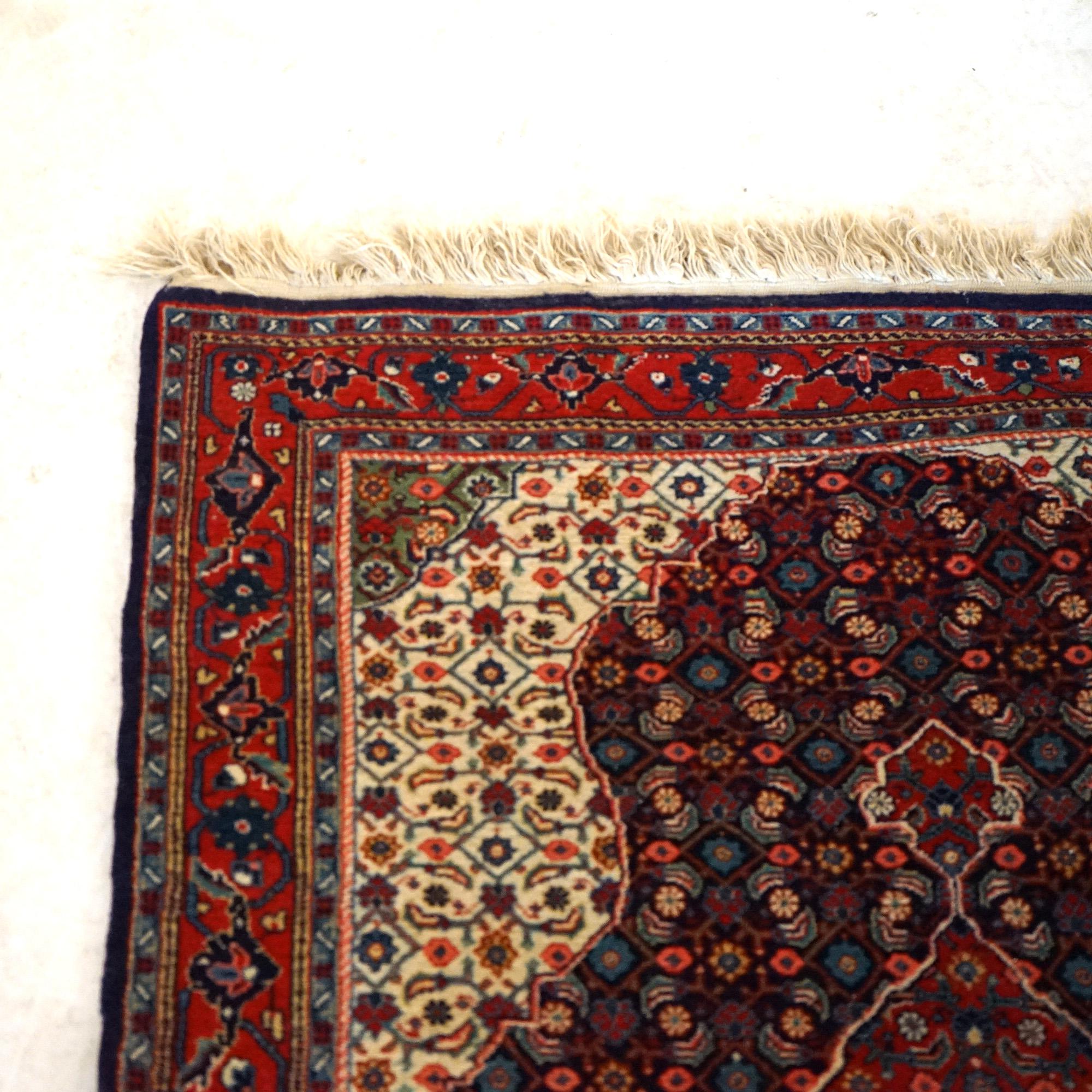 Antique Kashan Oriental Wool Rug Circa 1940 For Sale 1