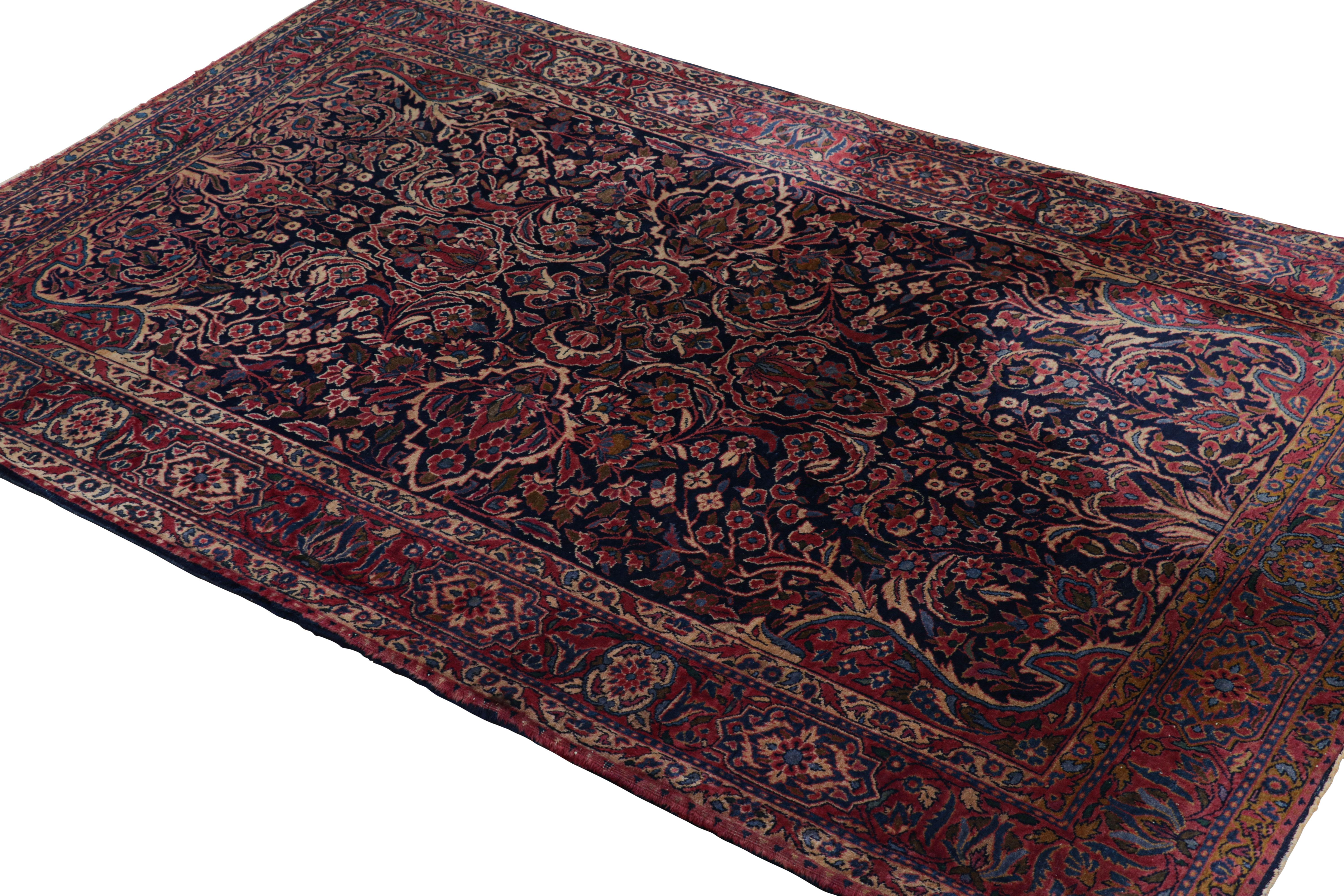 Antiker Kashan Perserteppich in Rot und Blau mit Blumenmustern - Rug & Kilim (Handgeknüpft) im Angebot