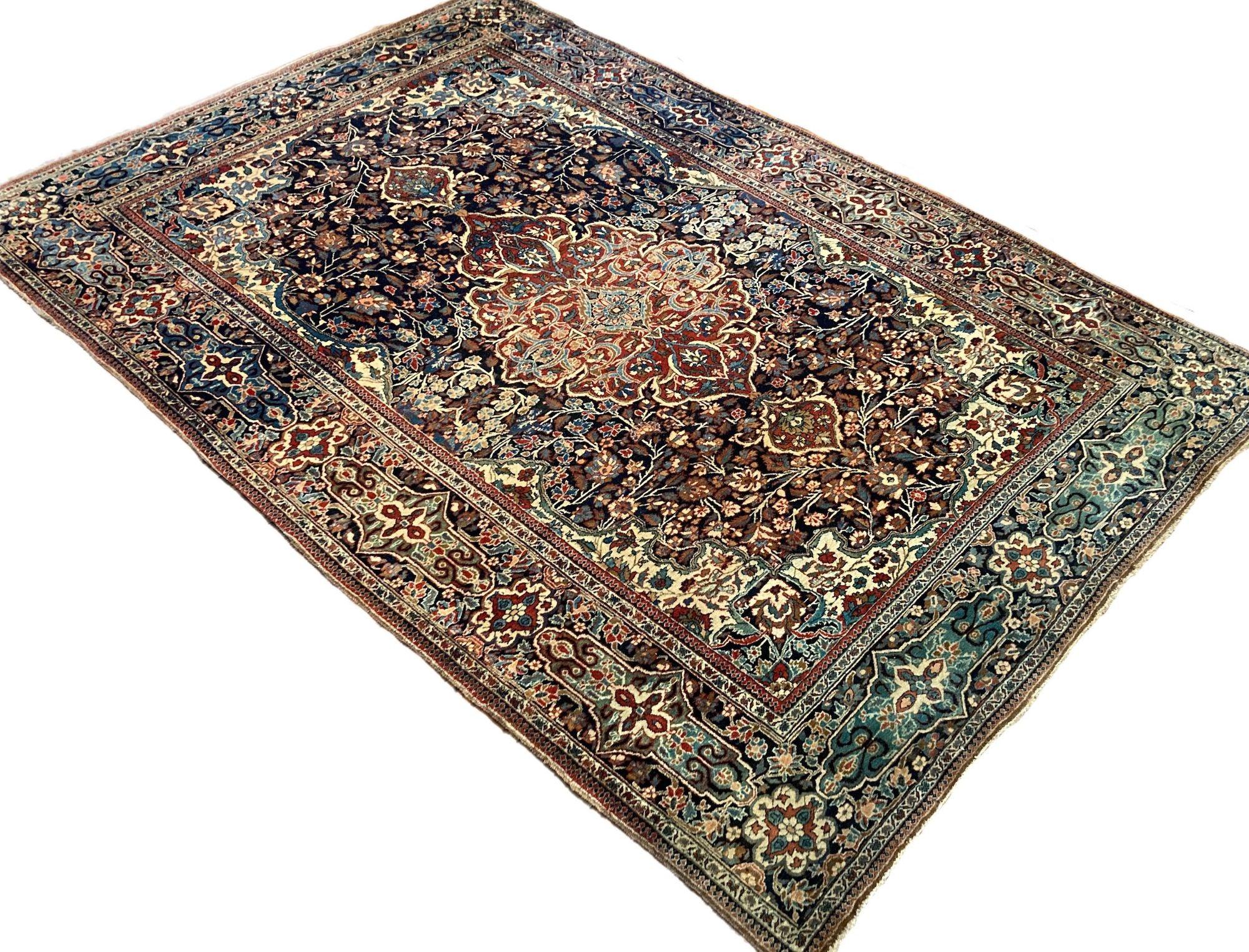 Antique Kashan Rug 2.10m x 1.41m In Good Condition For Sale In St. Albans, GB