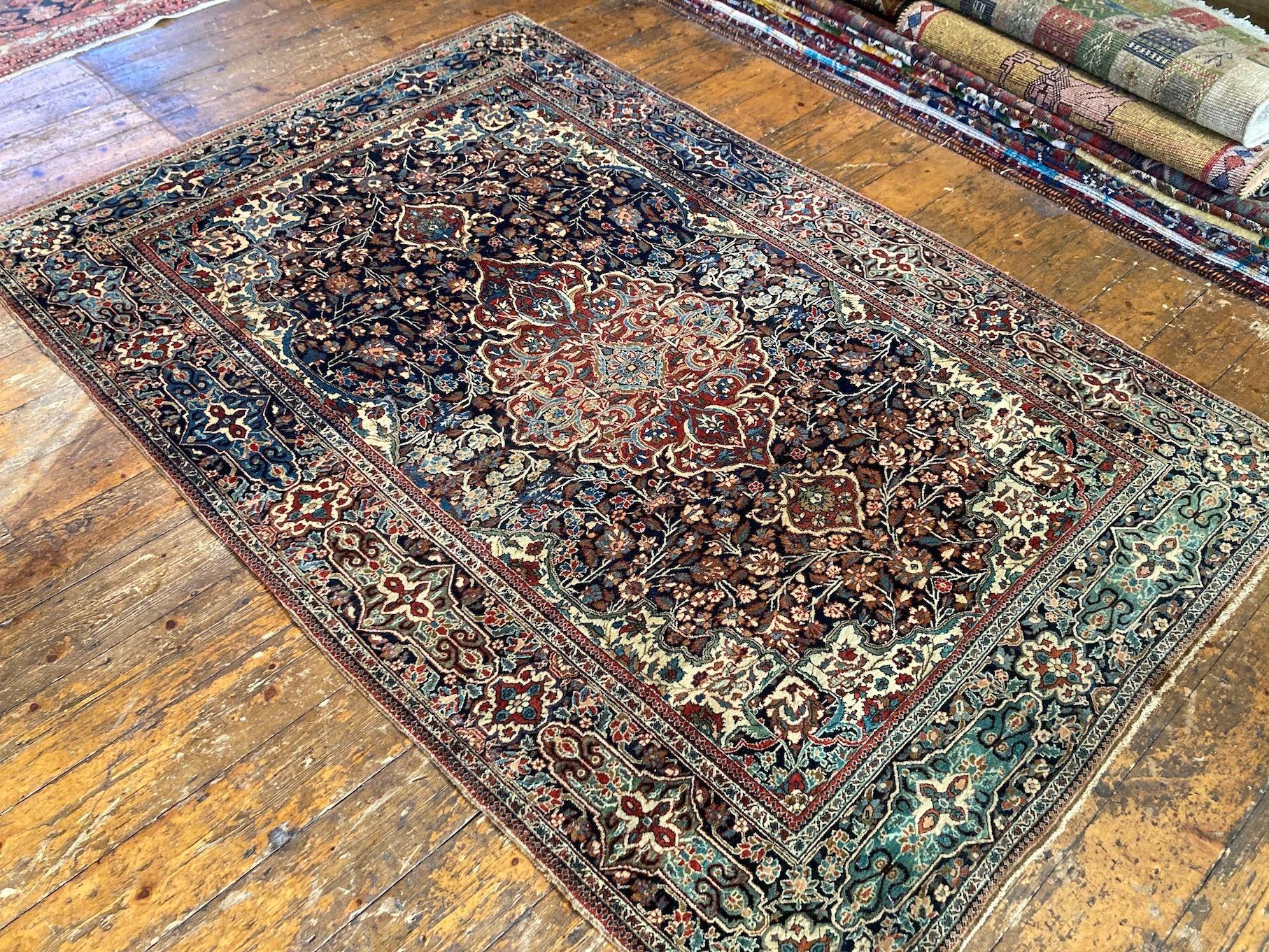 Early 20th Century Antique Kashan Rug 2.10m x 1.41m For Sale