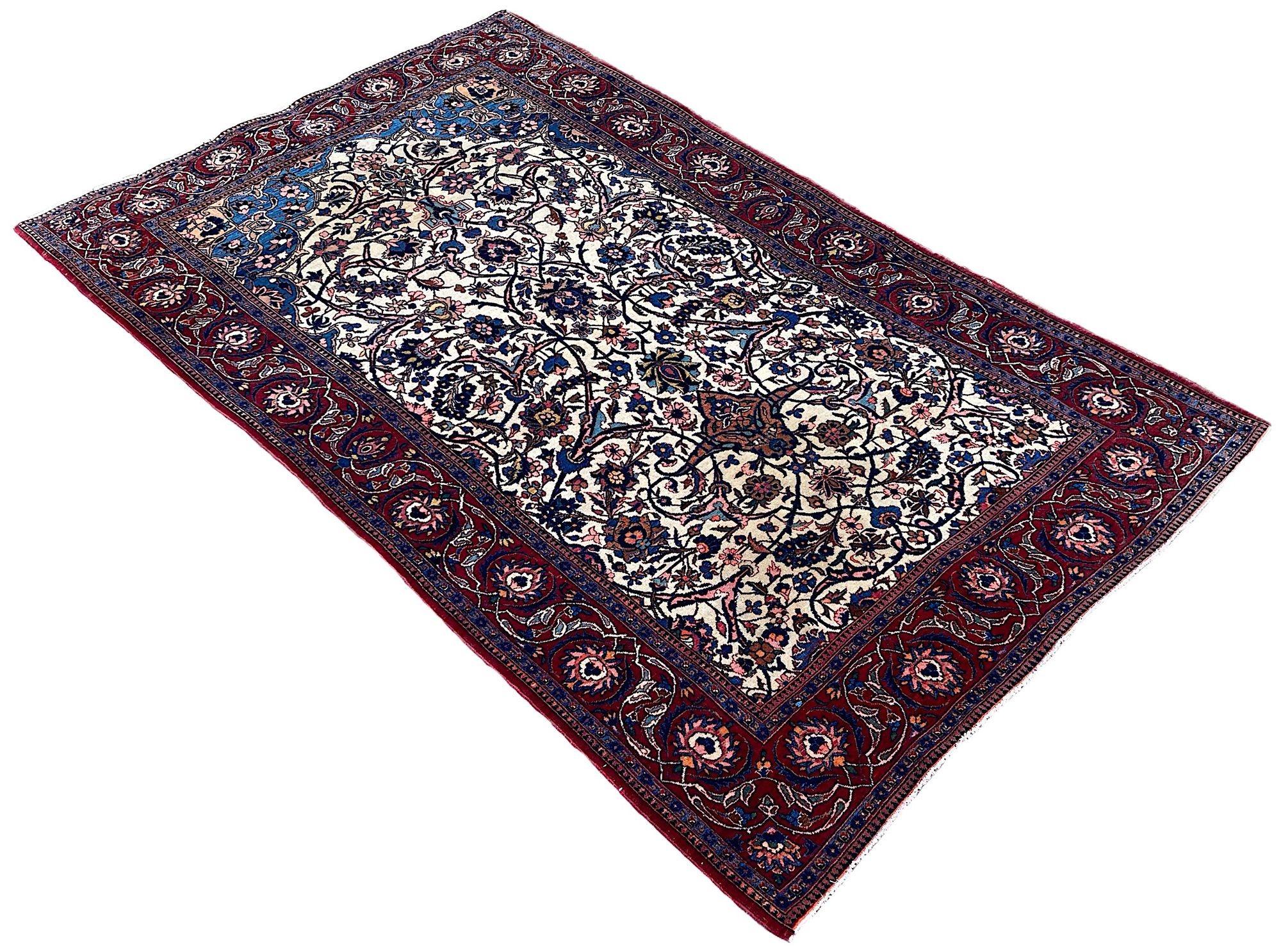 Antique Kashan Rug 2.12m x 1.31m In Good Condition For Sale In St. Albans, GB