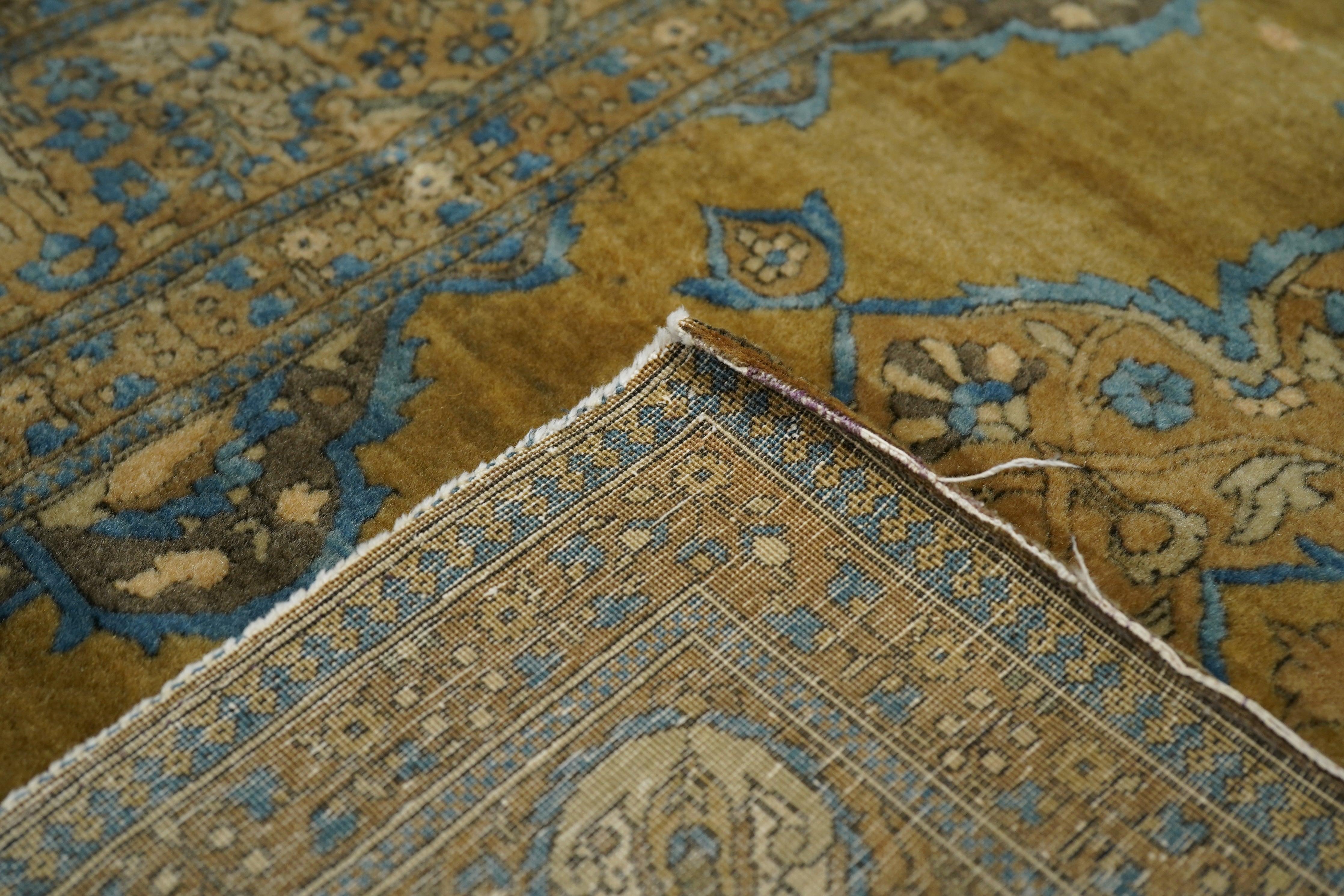 Antiker Kashan-Teppich 3'4'' x 4'10'' (Wolle) im Angebot