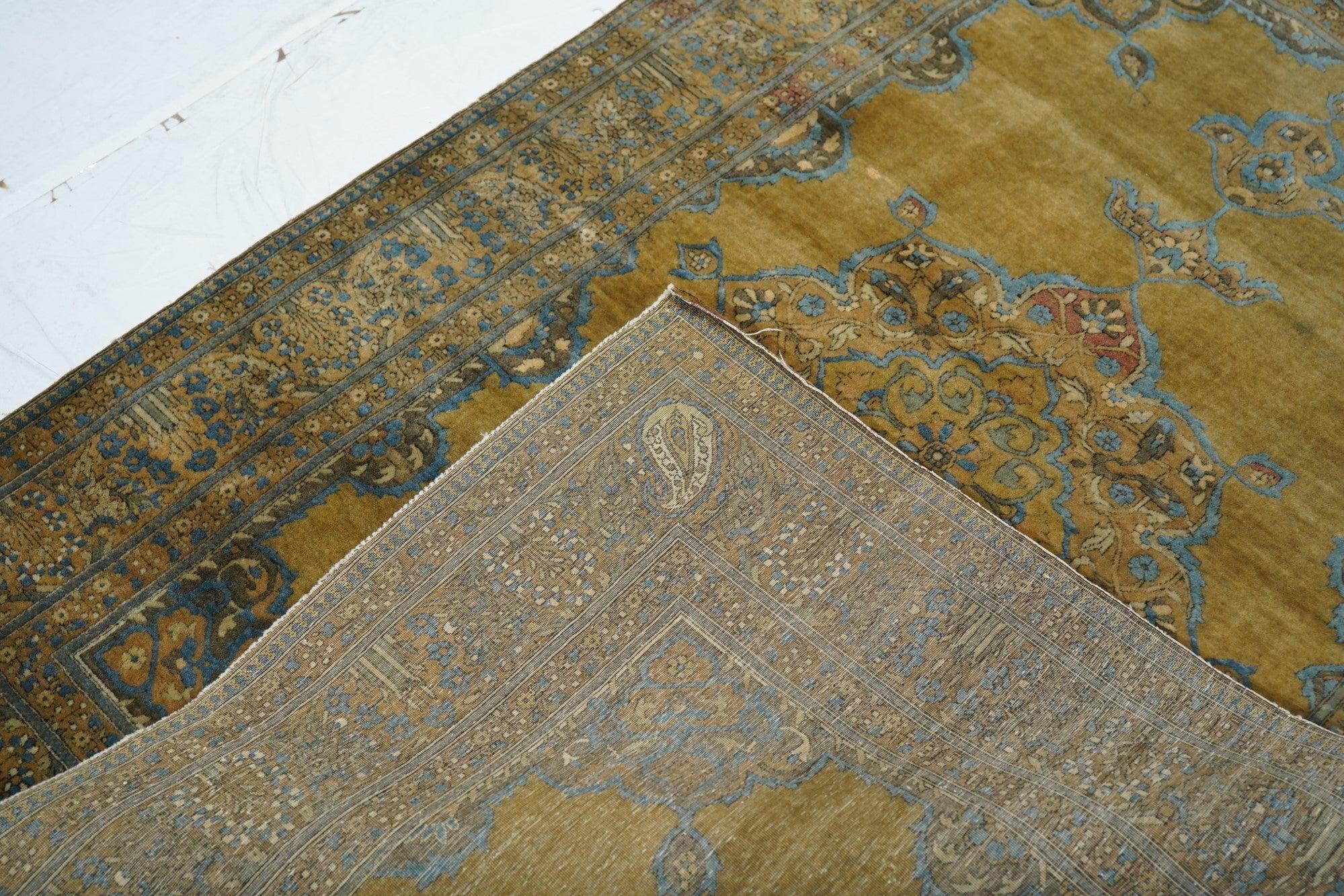 Antiker Kashan-Teppich 3'4'' x 4'10'' im Angebot 1