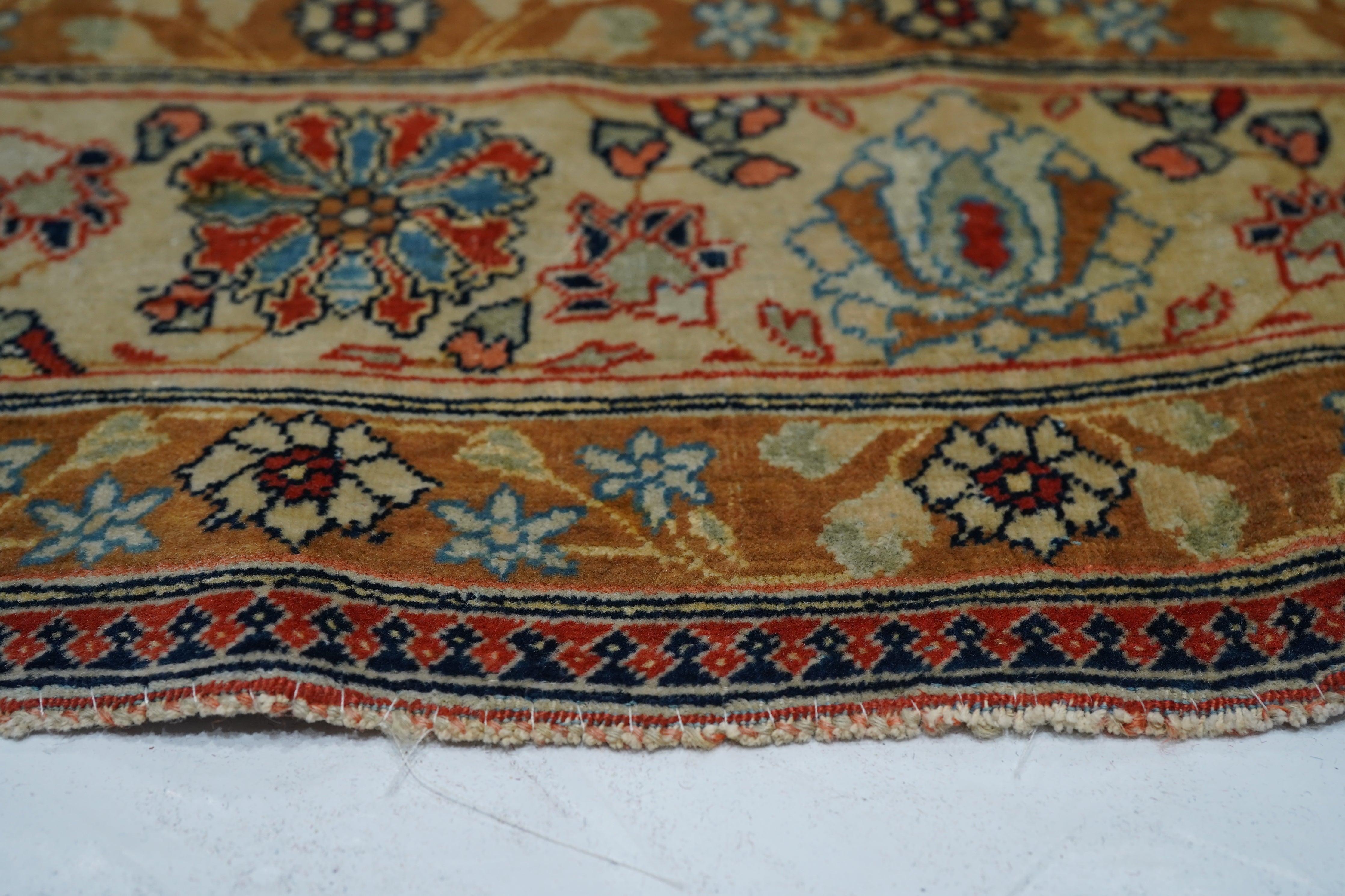 Antiker Kashan-Teppich 4'3'' x 7'2'' (Persisch) im Angebot