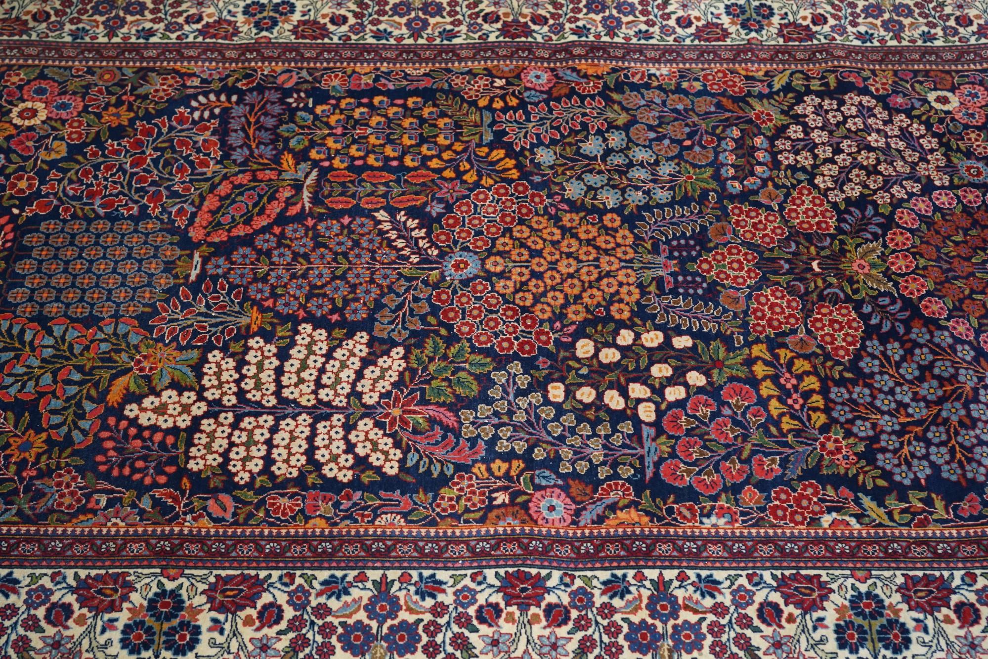 Antiker Kashan-Teppich 4'5'' x 6'9'' (Wolle) im Angebot