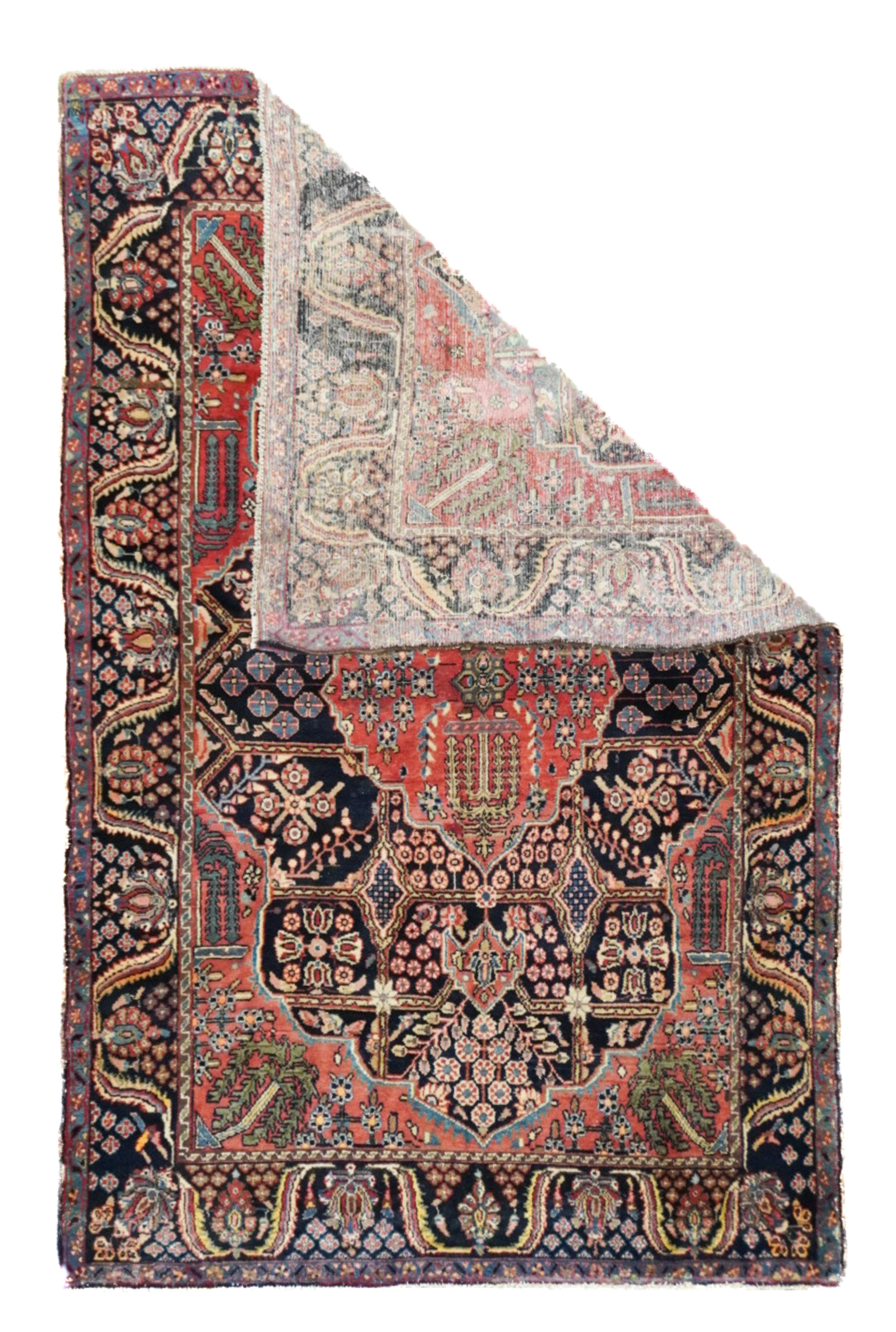Antiker Kashan-Teppich 4'8'' x 6'11''.  Zentralpersische Stadt, bekannt für fein gewebte, raumhohe Teppiche und Streuteppiche mit dominanten Rot- und Marinetönen, Medaillonmustern und wirbelnden Palmetten. Wolle und ein paar Seidenstücke. Seit dem