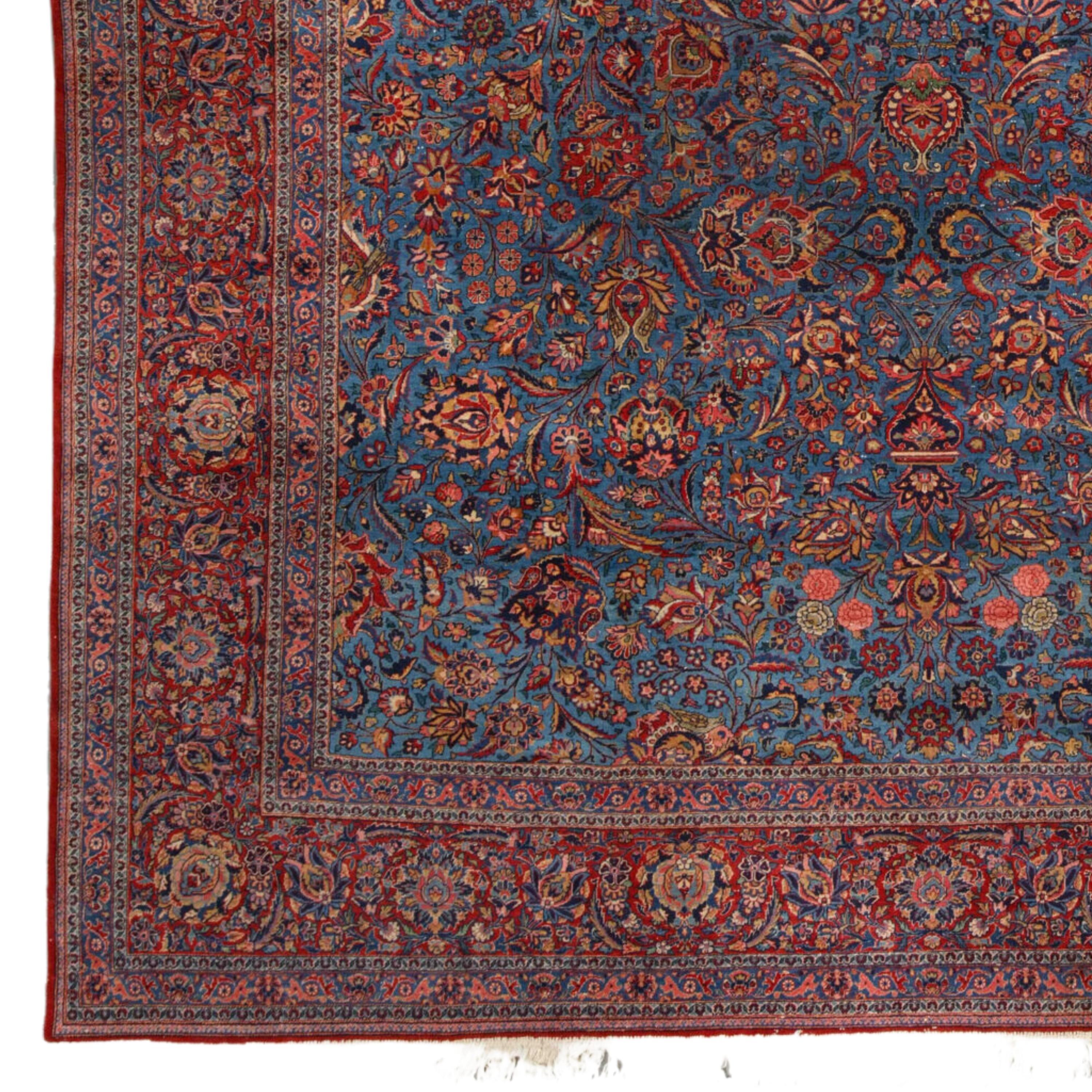 Antique Kashan Rug 310x445 cm (10,17x14,59 ft) Late 19th Century Kashan Rug

Nothing is known about Kashan carpets from the 17th to the 19th centuries, but at the dawn of the 20th century a large commercial production of pile carpets of both wool