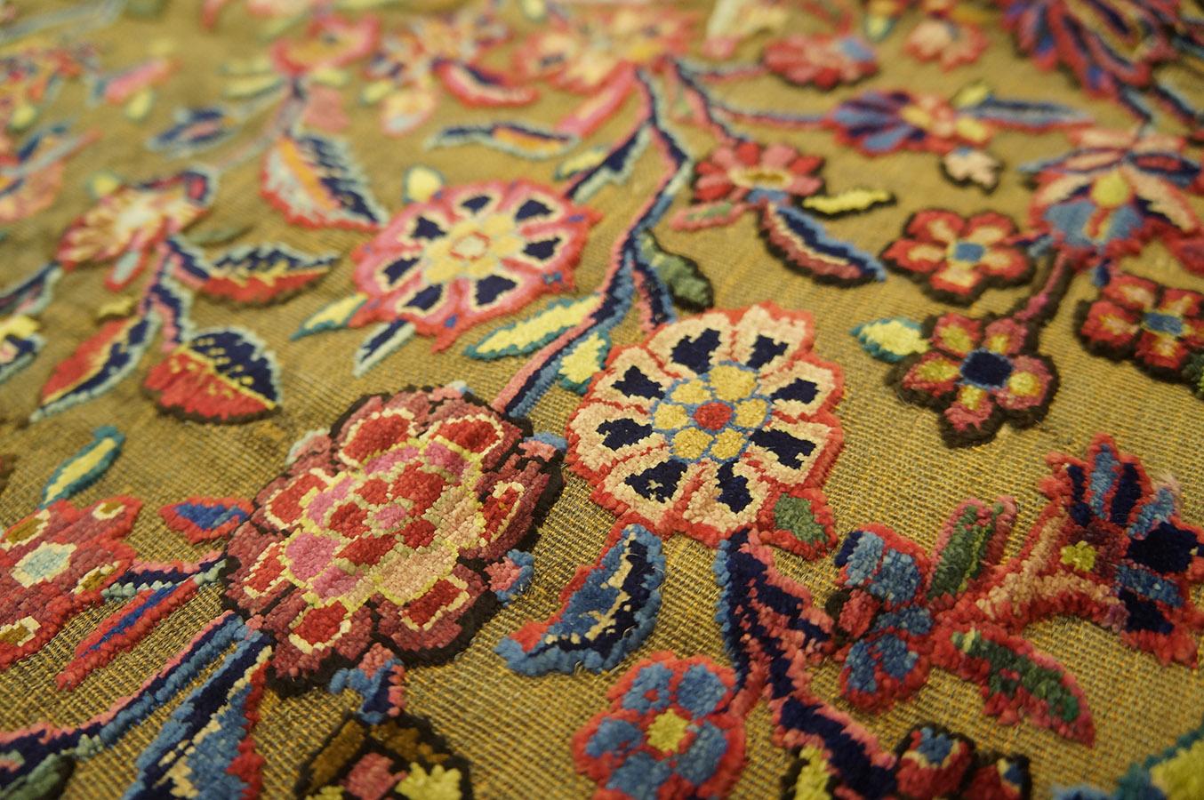 Early 20th Century Silk & Metallic Threads Souf Kashan Carpet (4' 3'' x 6' 3'') In Excellent Condition For Sale In New York, NY