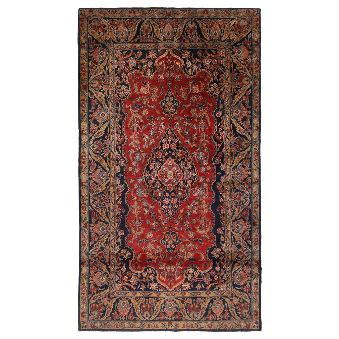 Tapis persan traditionnel Kashan ancien en laine rouge et bleu marine par Rug & Kilim