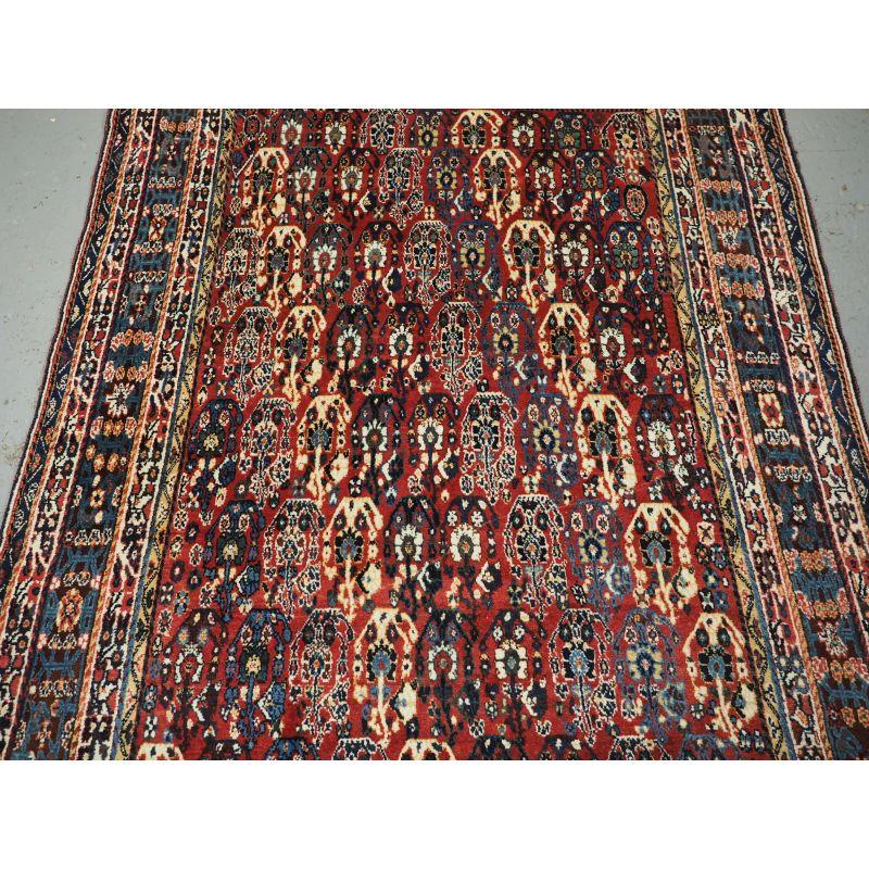 Tissé à la main Tapis ancien Kashkuli Qashqai en vente