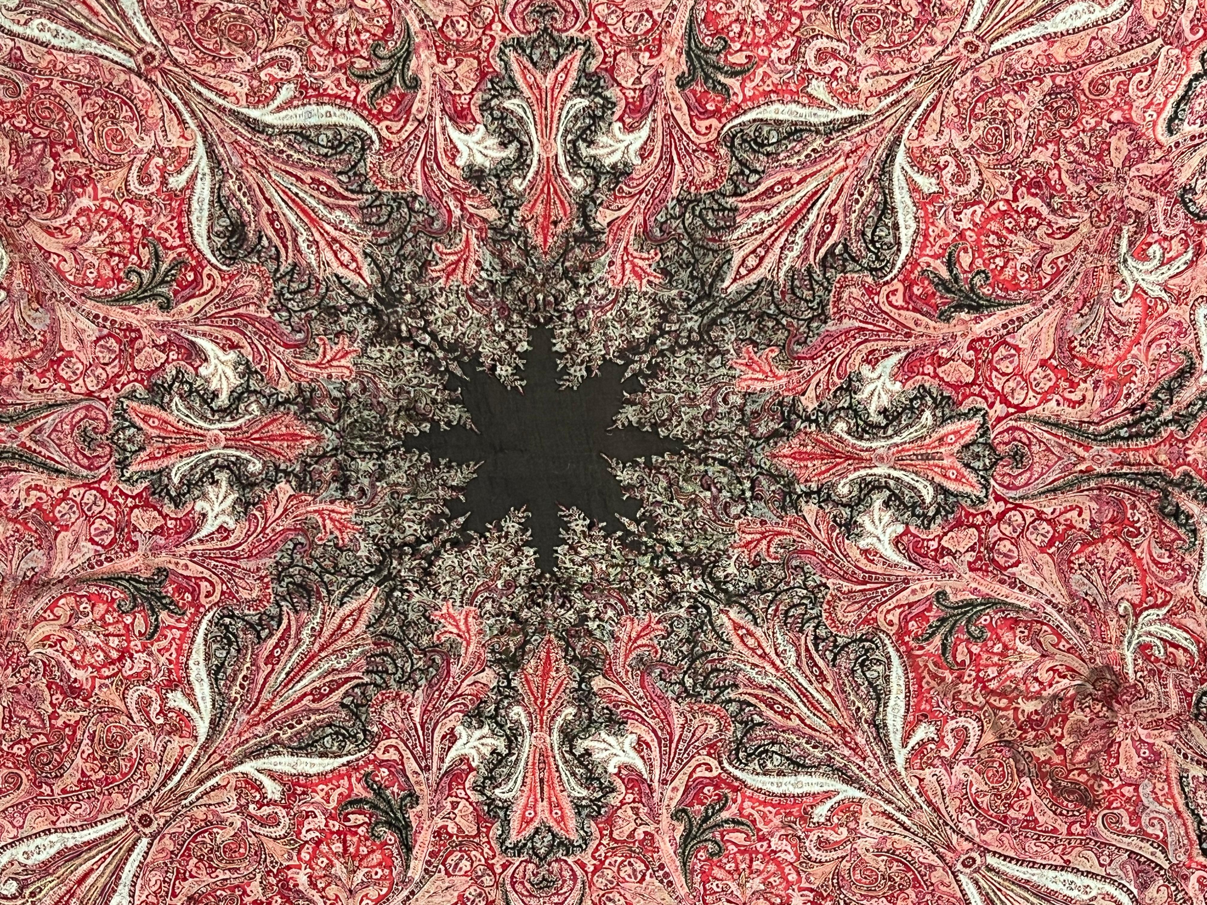 Antiker Kashmiri Kani gewebter quadratischer Schal   Indien um 1870 - 1890 im Zustand „Gut“ im Angebot in Westfield, MA