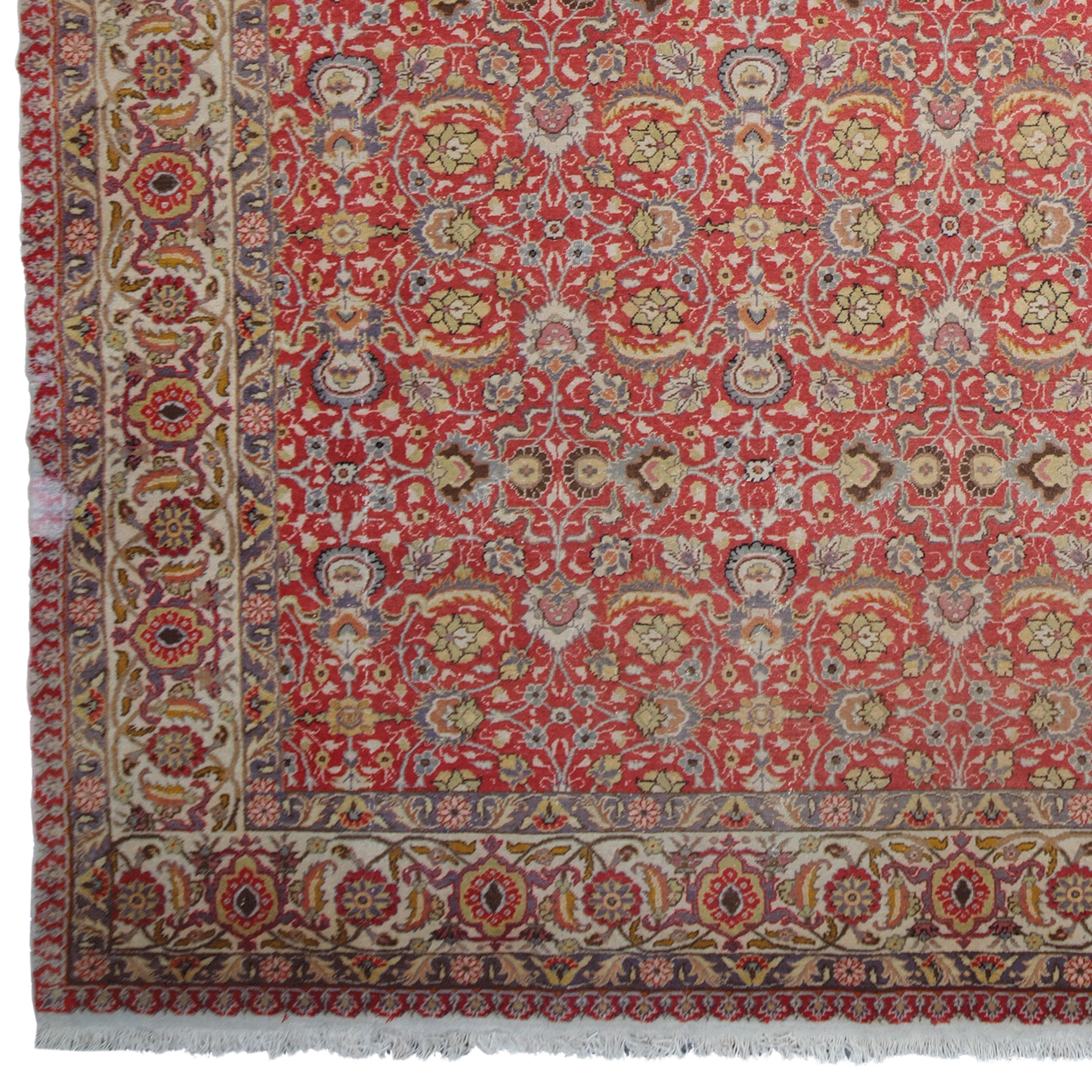 Antique Kayseri Rug - 19th Century Anatolian Rug

This antique Kayseri carpet is a masterpiece that reflects the elegance and artistic richness of the Ottoman period. With its rich red tones, detailed patterns and fine workmanship, this antique