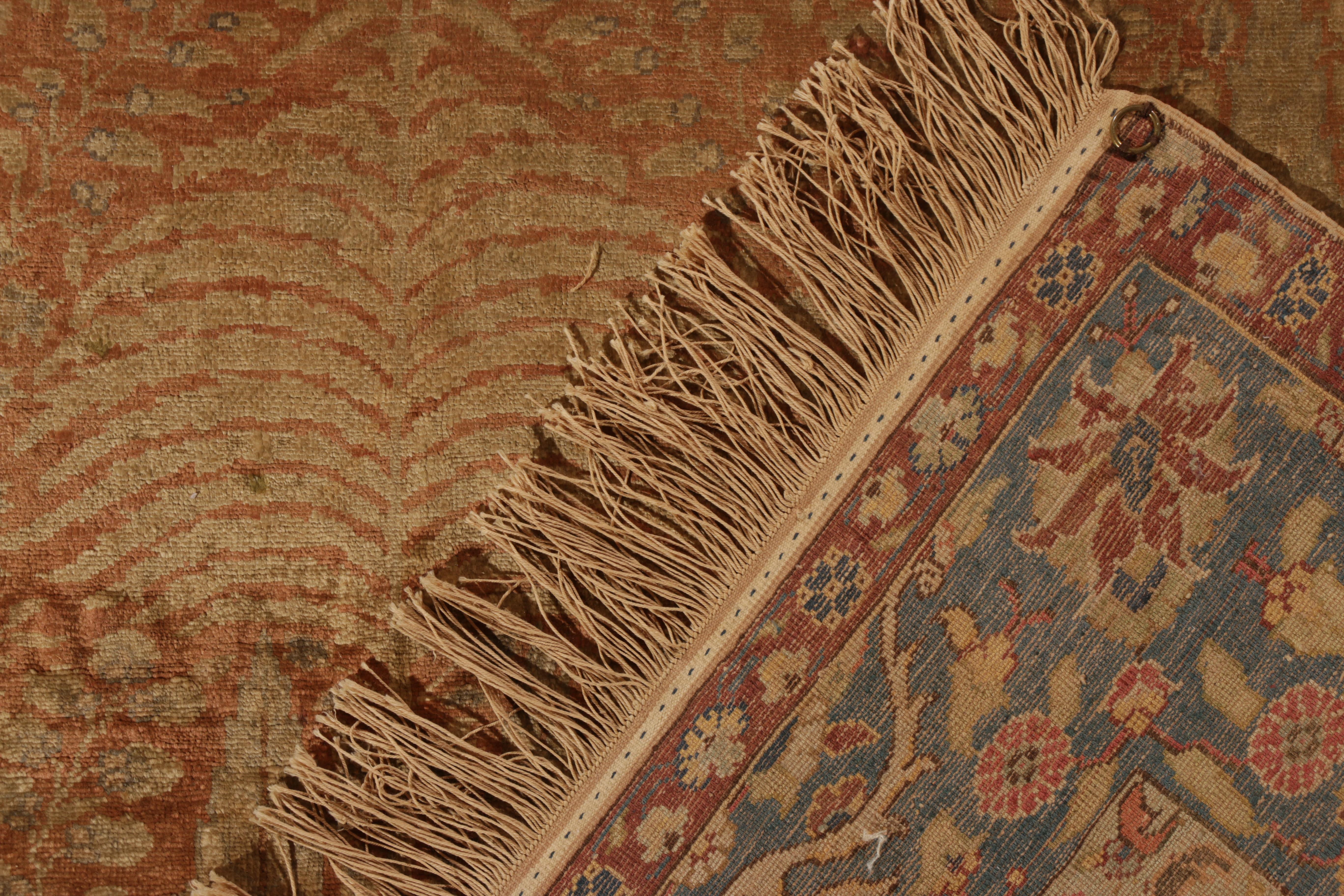 Antiker antiker Kayseri-Teppich in Orange und Gold mit floralem Medaillonmuster von Teppich & Kelim im Angebot 1