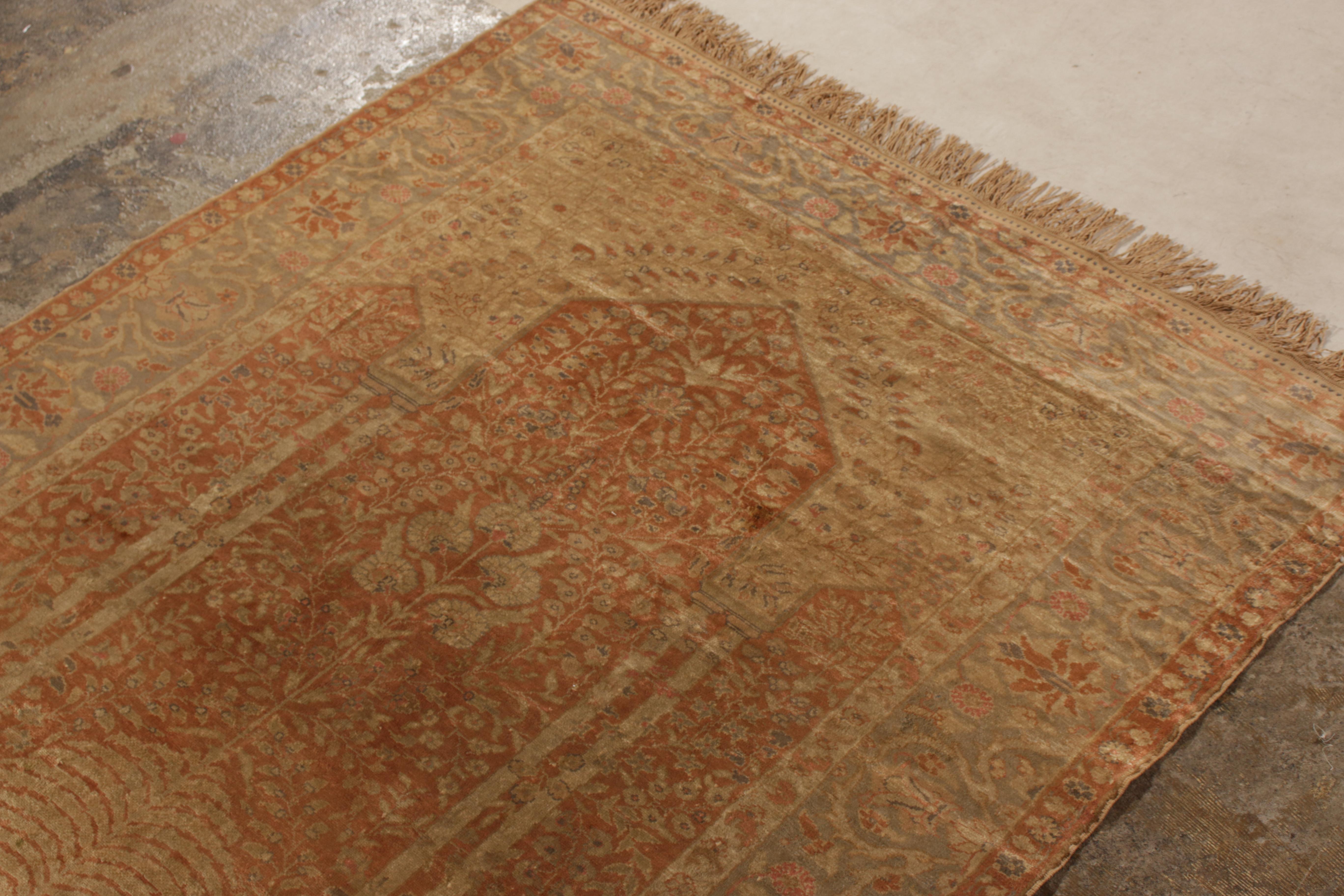 Antiker antiker Kayseri-Teppich in Orange und Gold mit floralem Medaillonmuster von Teppich & Kelim (Sonstiges) im Angebot