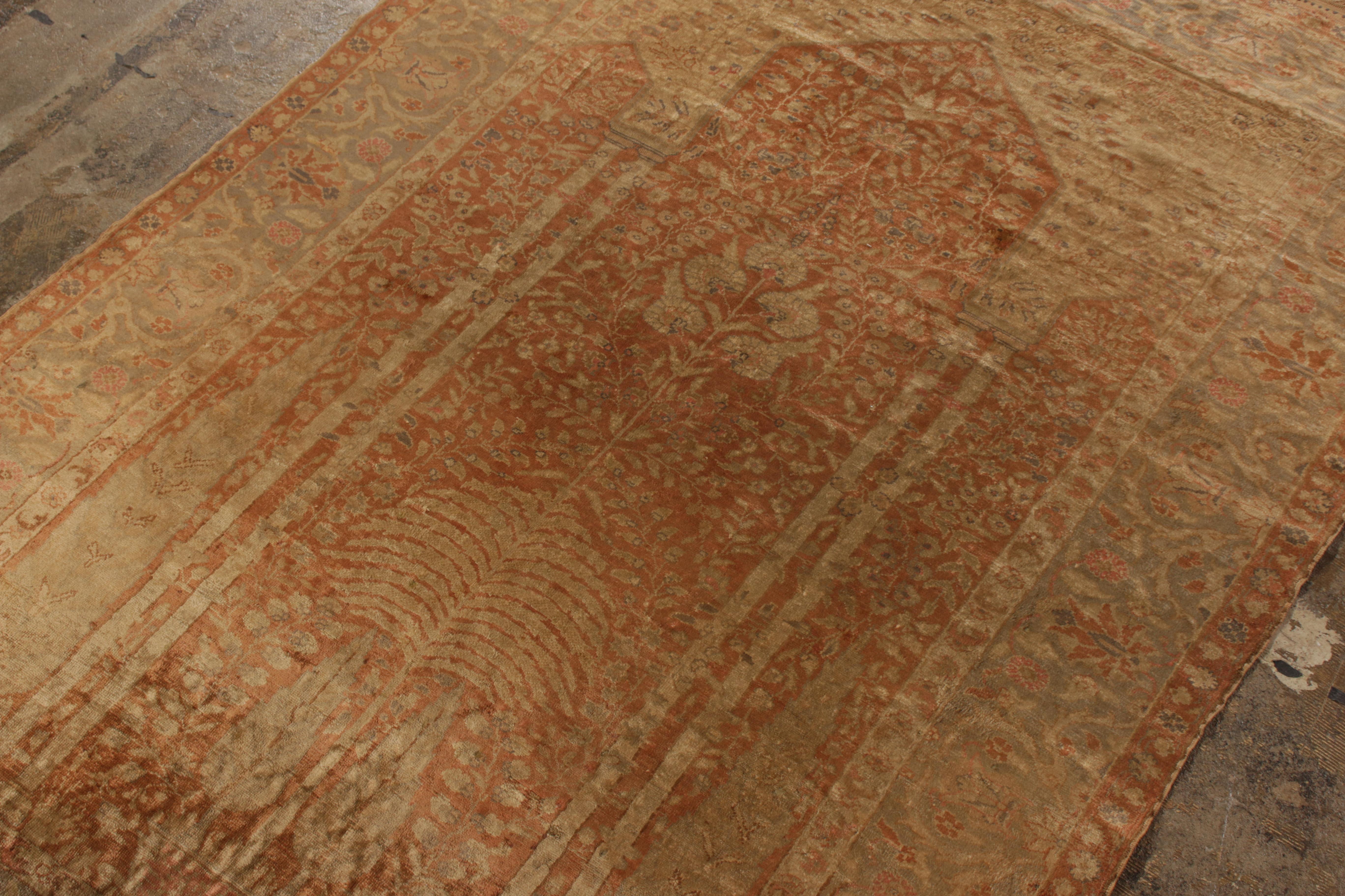 Antiker antiker Kayseri-Teppich in Orange und Gold mit floralem Medaillonmuster von Teppich & Kelim im Zustand „Gut“ im Angebot in Long Island City, NY