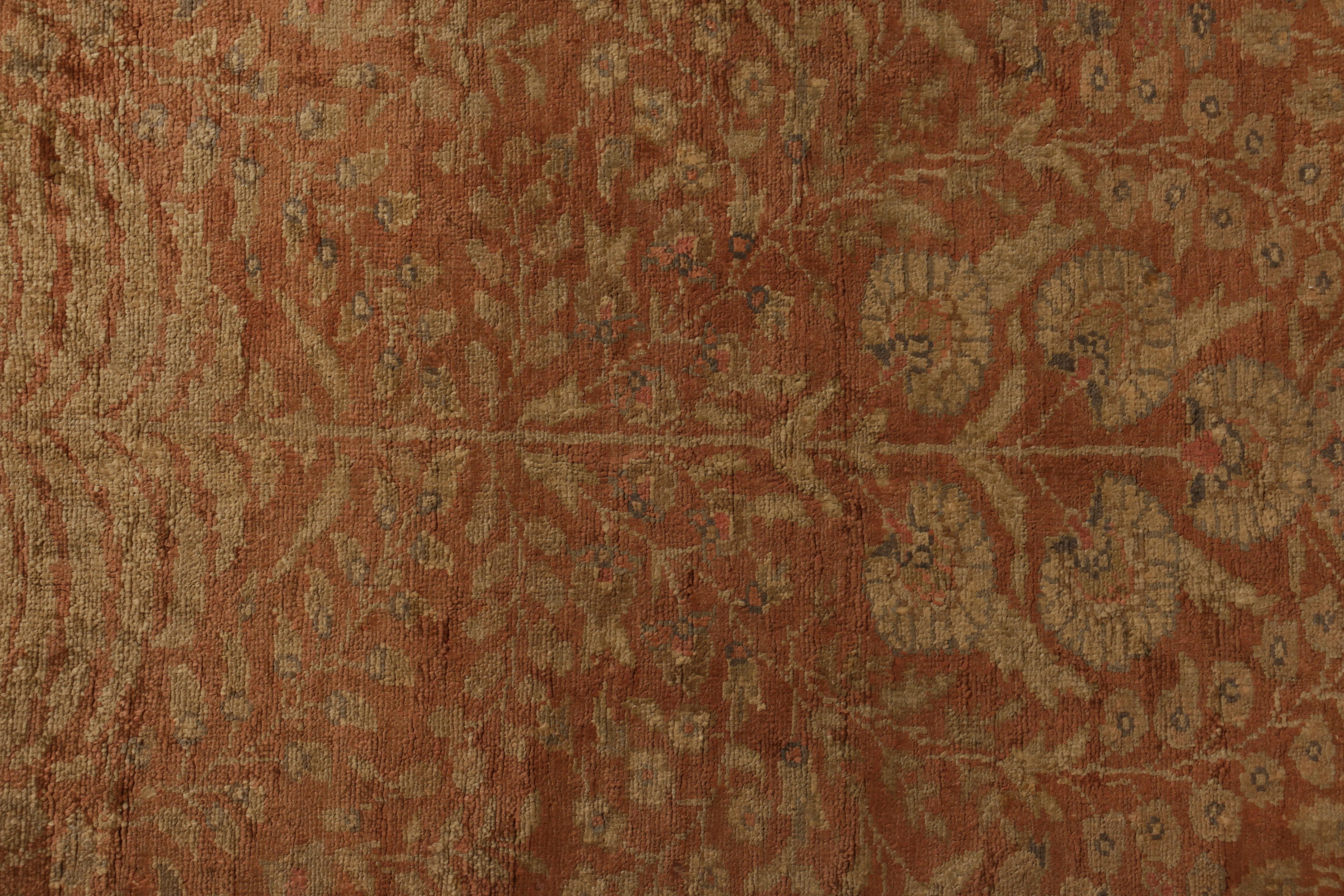 Antiker antiker Kayseri-Teppich in Orange und Gold mit floralem Medaillonmuster von Teppich & Kelim (Frühes 20. Jahrhundert) im Angebot