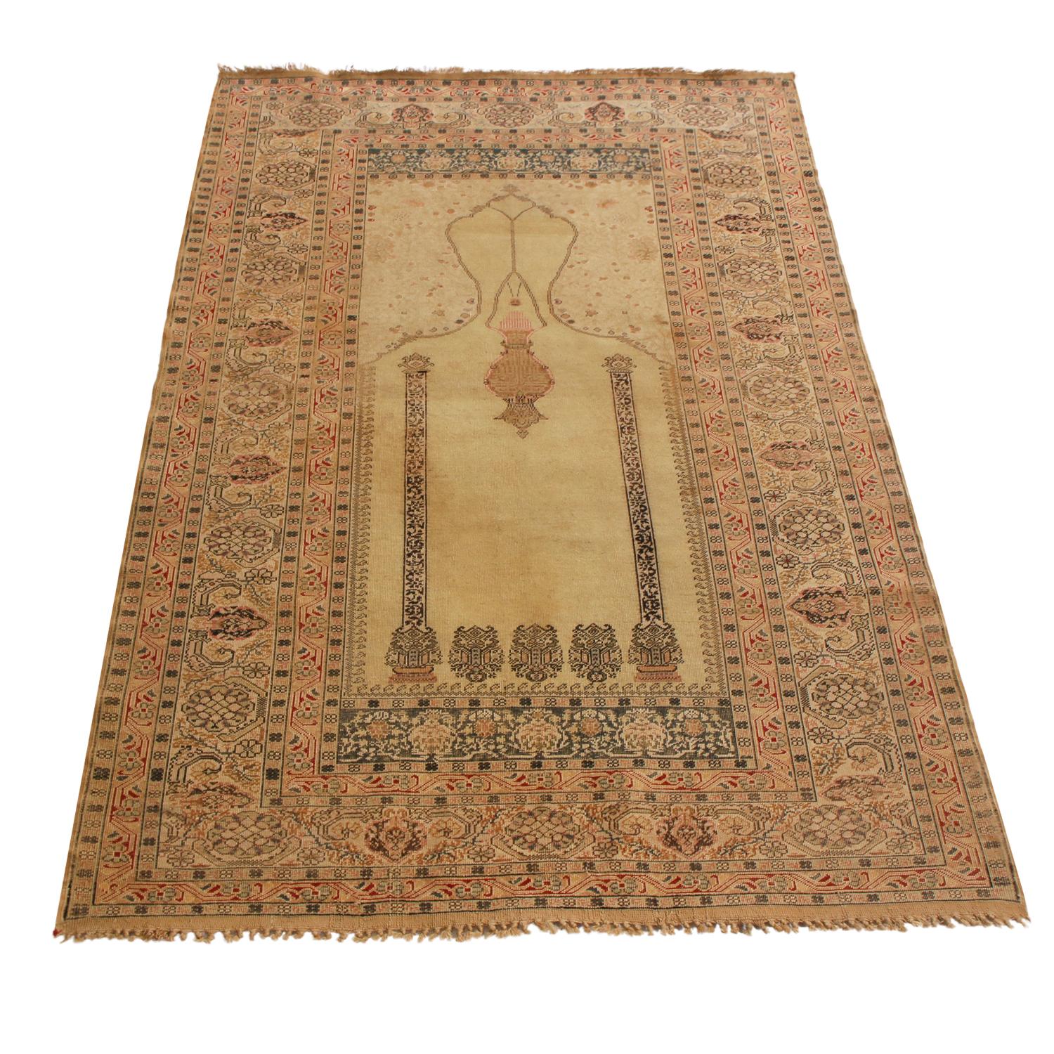 Hand knotted in high-quality wool originating from Turkey between 1880-1890, this antique Kayseri rug enjoys one of the most naturally luminous gold background, further accented by the sharpness of the chandalier’s detail, the uniquely spacious