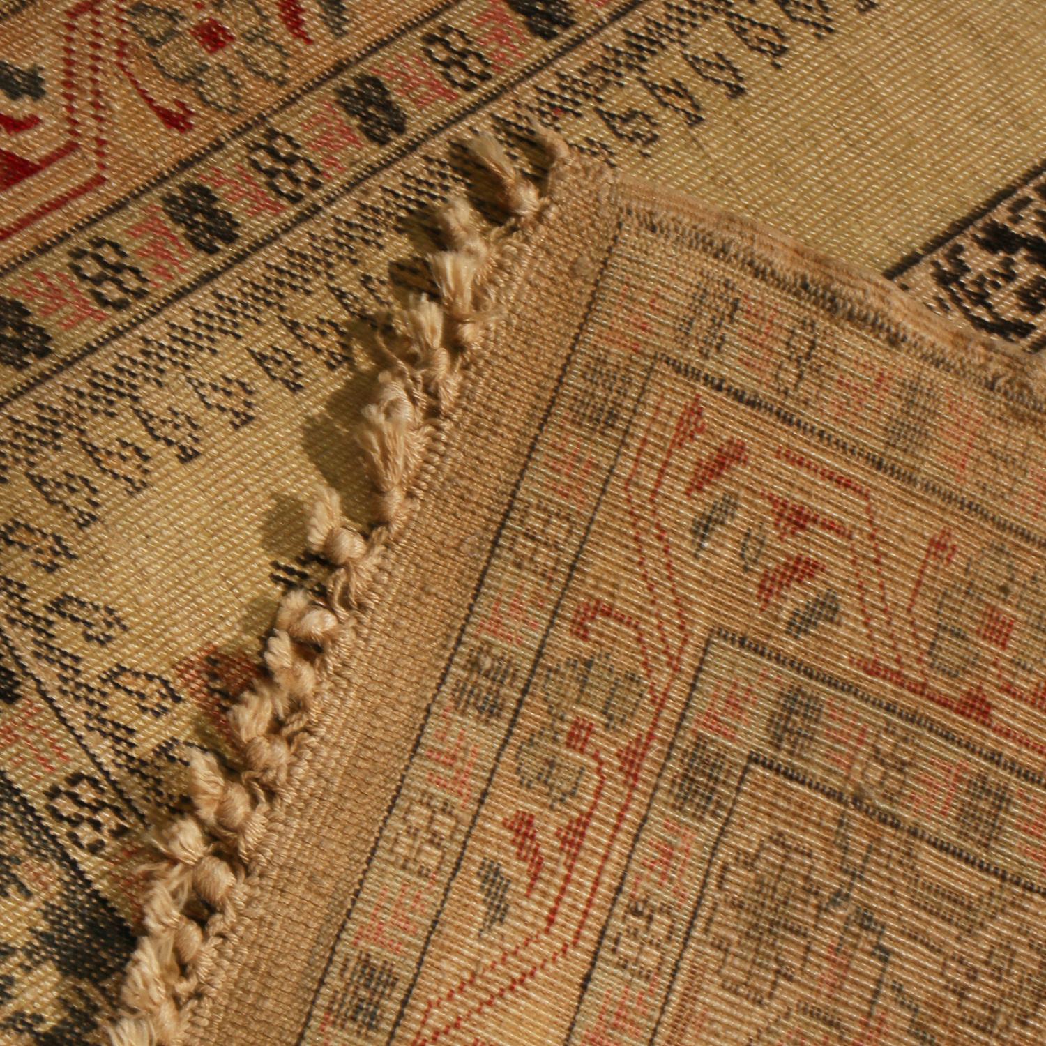 Antiker antiker Kayseri-Teppich aus rosa und goldgrüner Wolle von Teppich & Kelim (Spätes 19. Jahrhundert) im Angebot