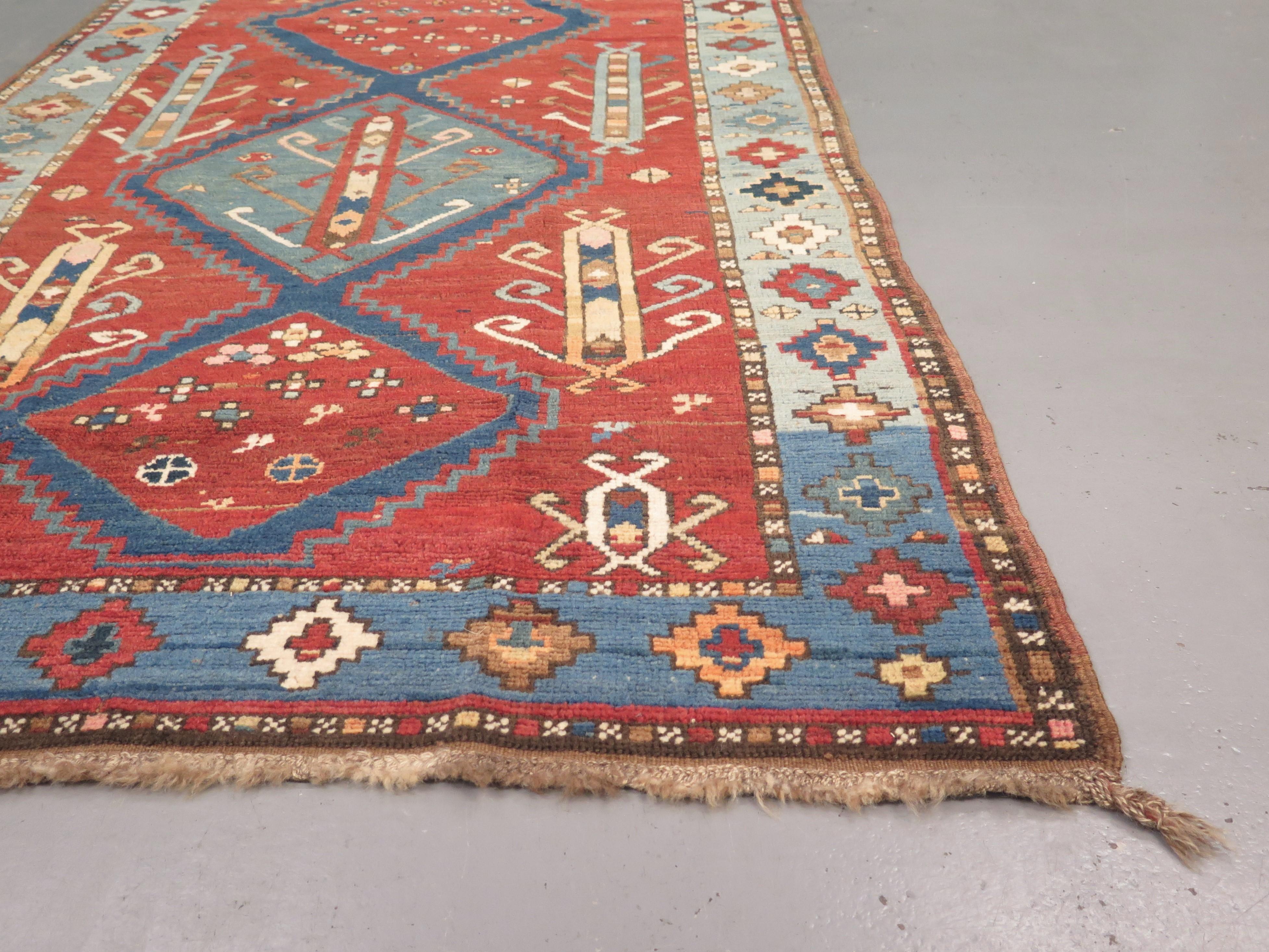 Antique Kazak Accent Rug, 1890-1910 In Good Condition For Sale In London, GB