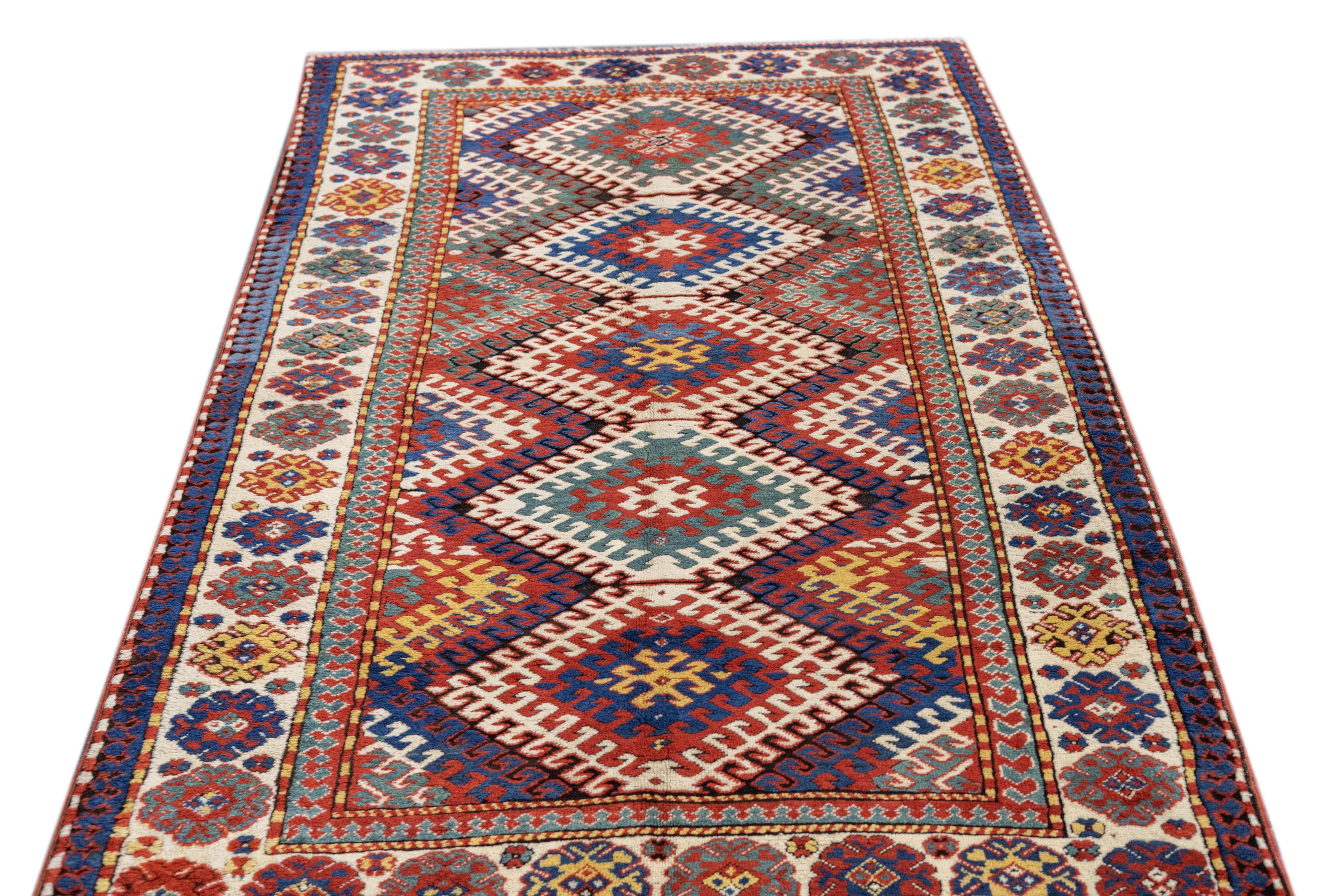Tappeto antico Kazak Borcholo 4'10'' x 8'8'' In condizioni buone in vendita a New York, NY