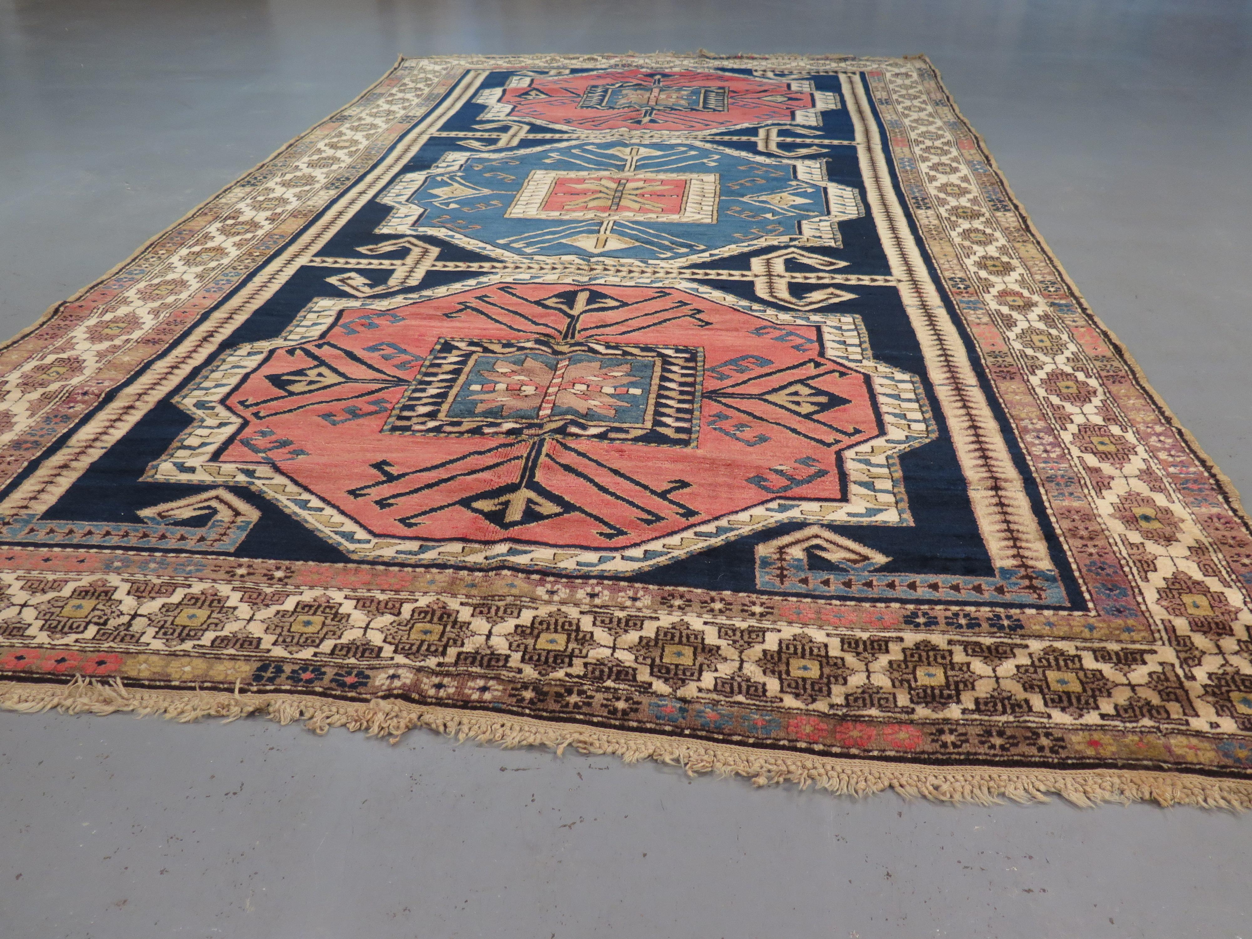 Antiker kasachischer Teppich, ca. 1920er Jahre (Aserbaidschanisch) im Angebot