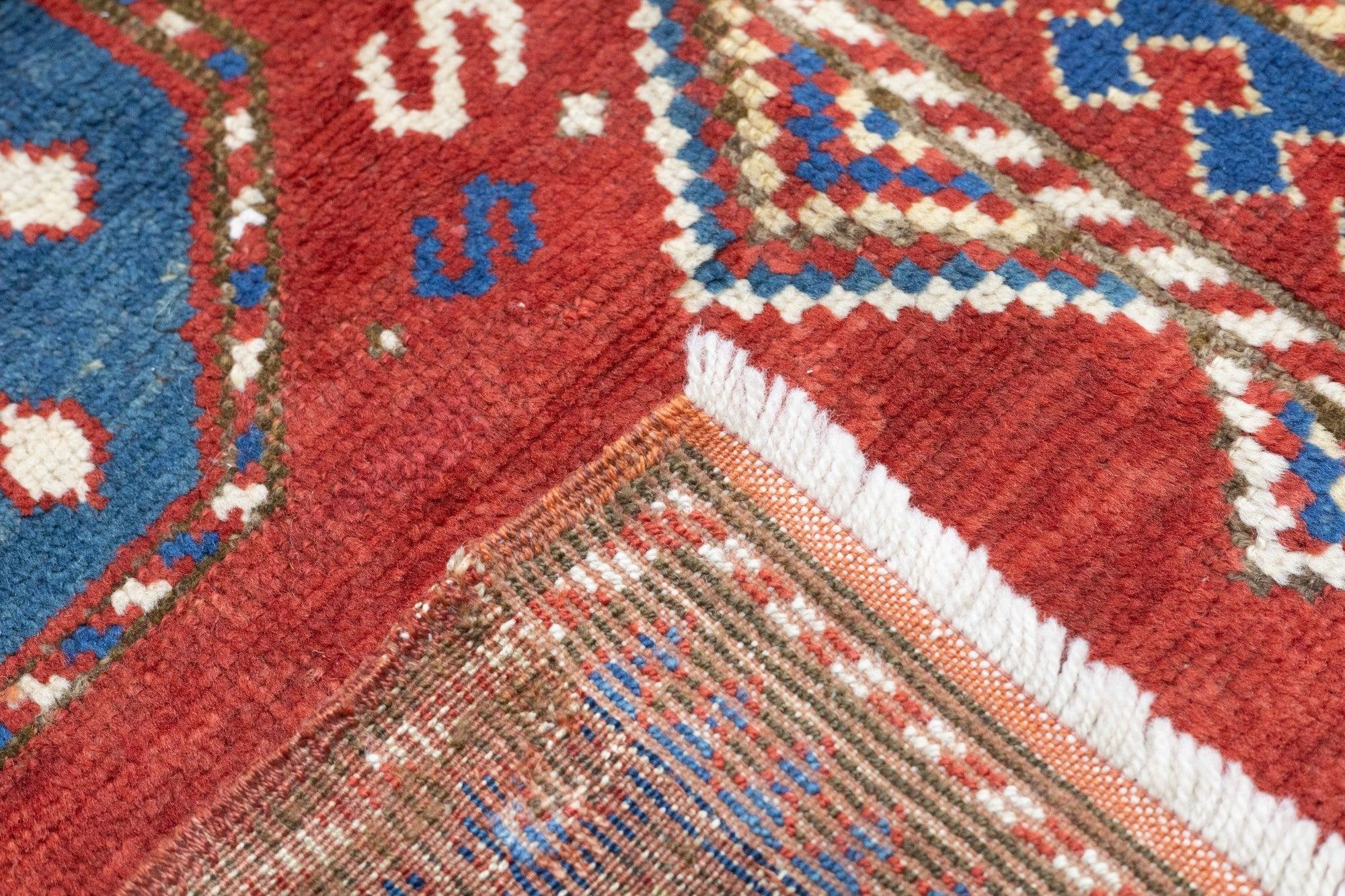 Tapis Kazak ancien 3'10'' x 7'7'' en vente 6