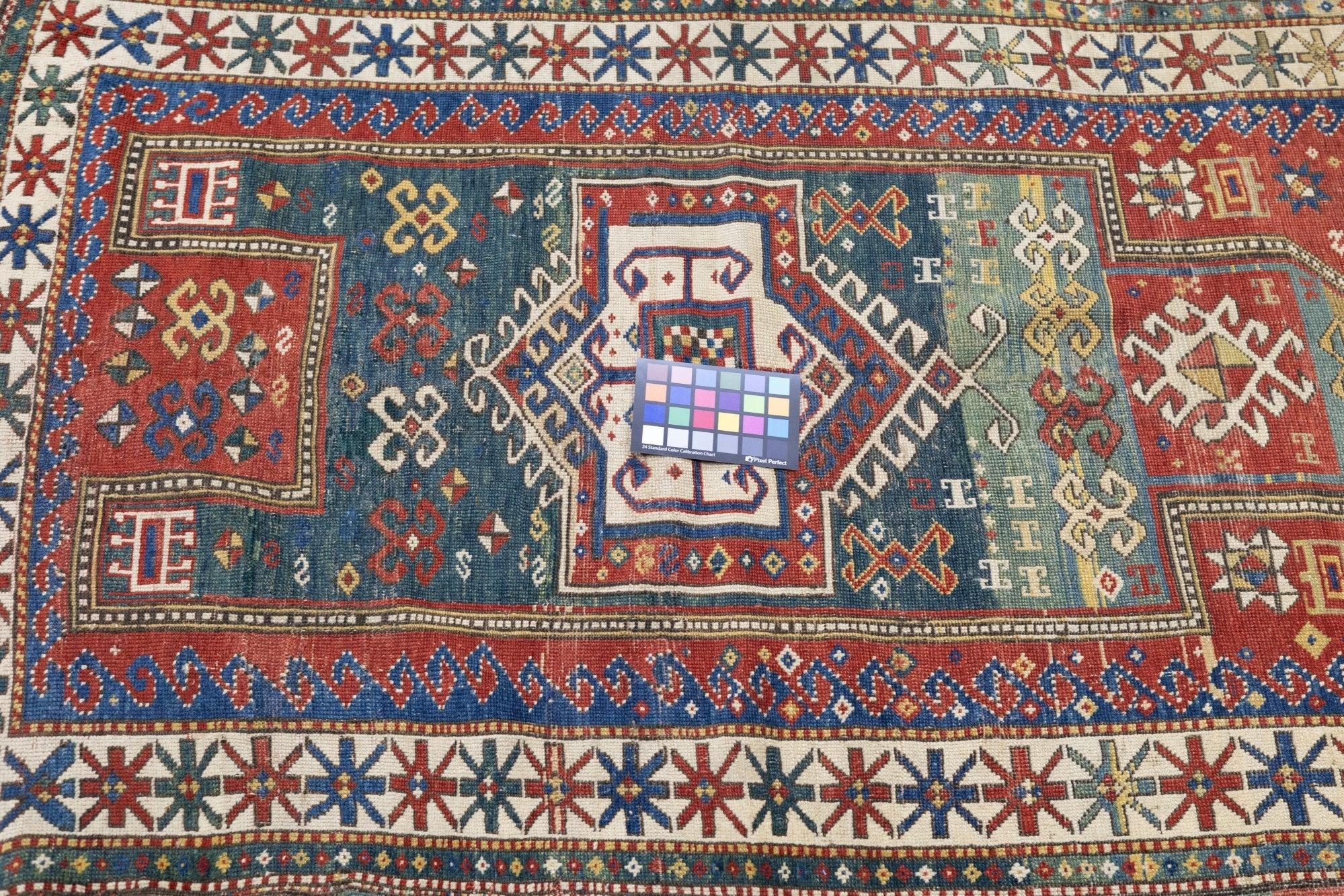 Tapis Kazak ancien 3'4'' x 5'2'' en vente 5