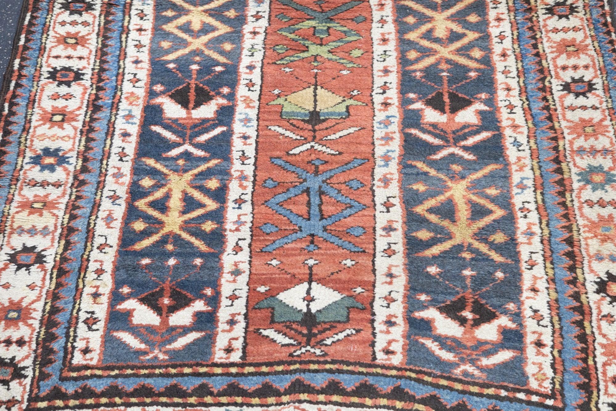 Antiker Kazak-Teppich 3'4'' x 6'2'' (Handgeknüpft) im Angebot