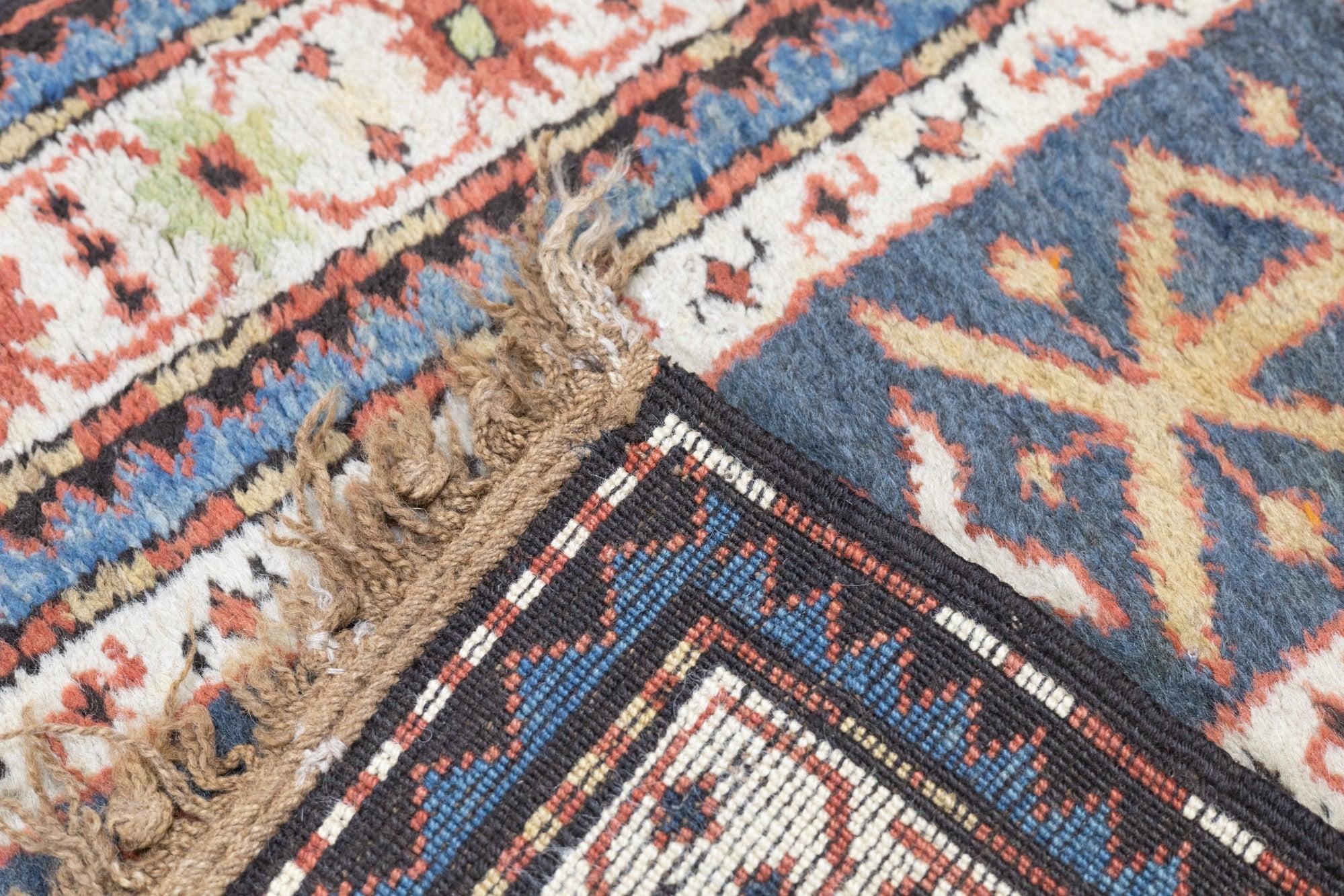 Antiker Kazak-Teppich 3'4'' x 6'2'' (20. Jahrhundert) im Angebot