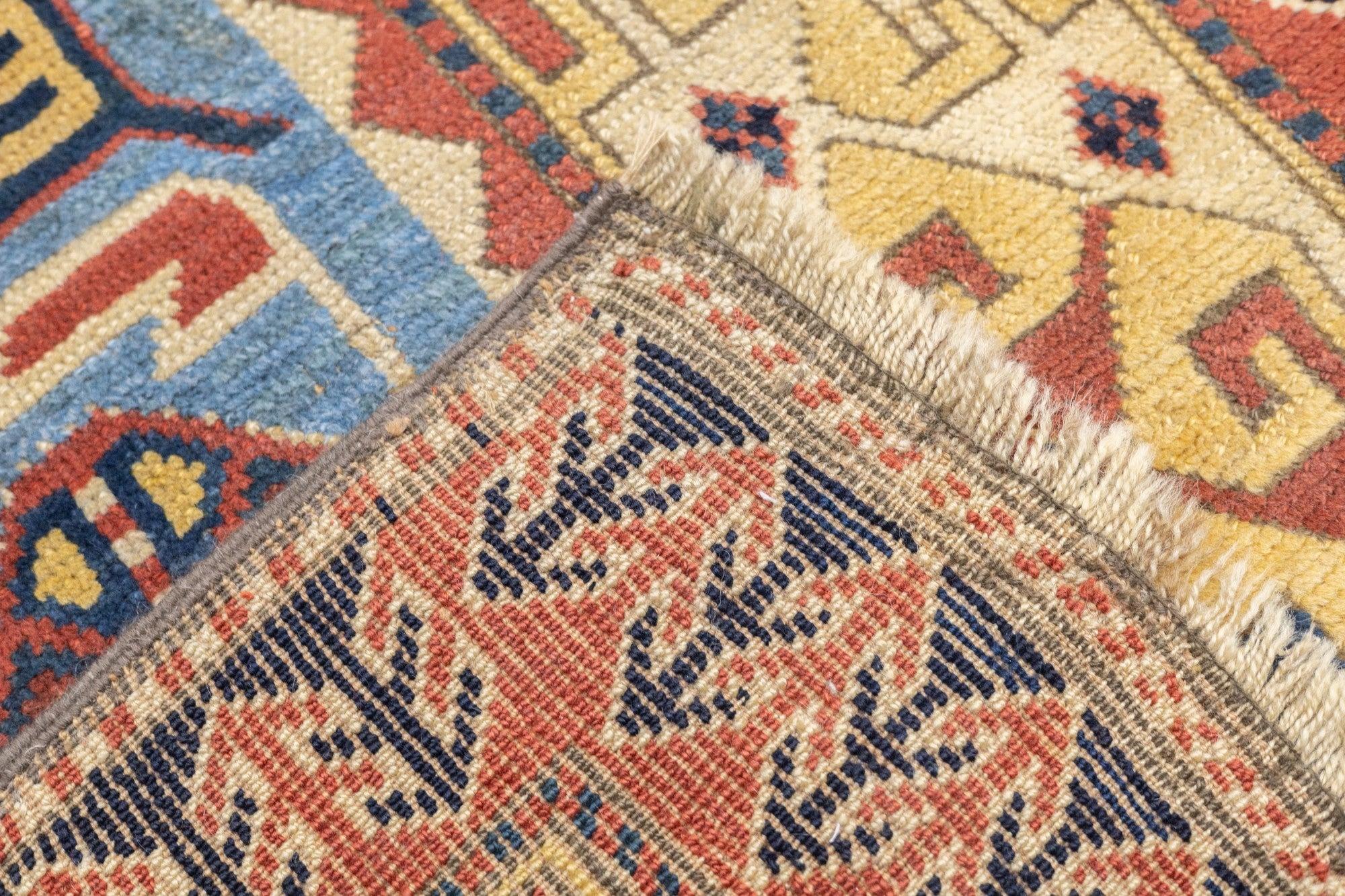 Tapis Kazak ancien 3'5'' x 5'2'' en vente 3