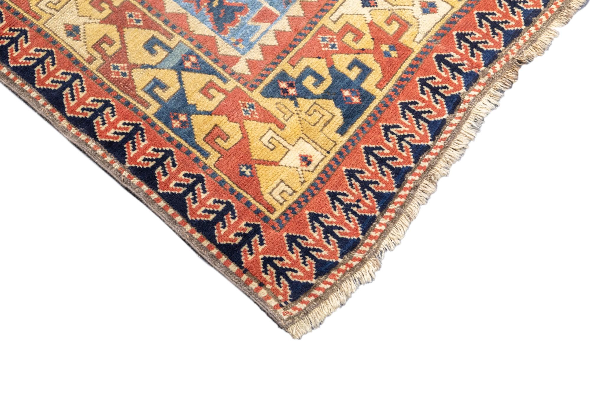 Caucasien Tapis Kazak ancien 3'5'' x 5'2'' en vente