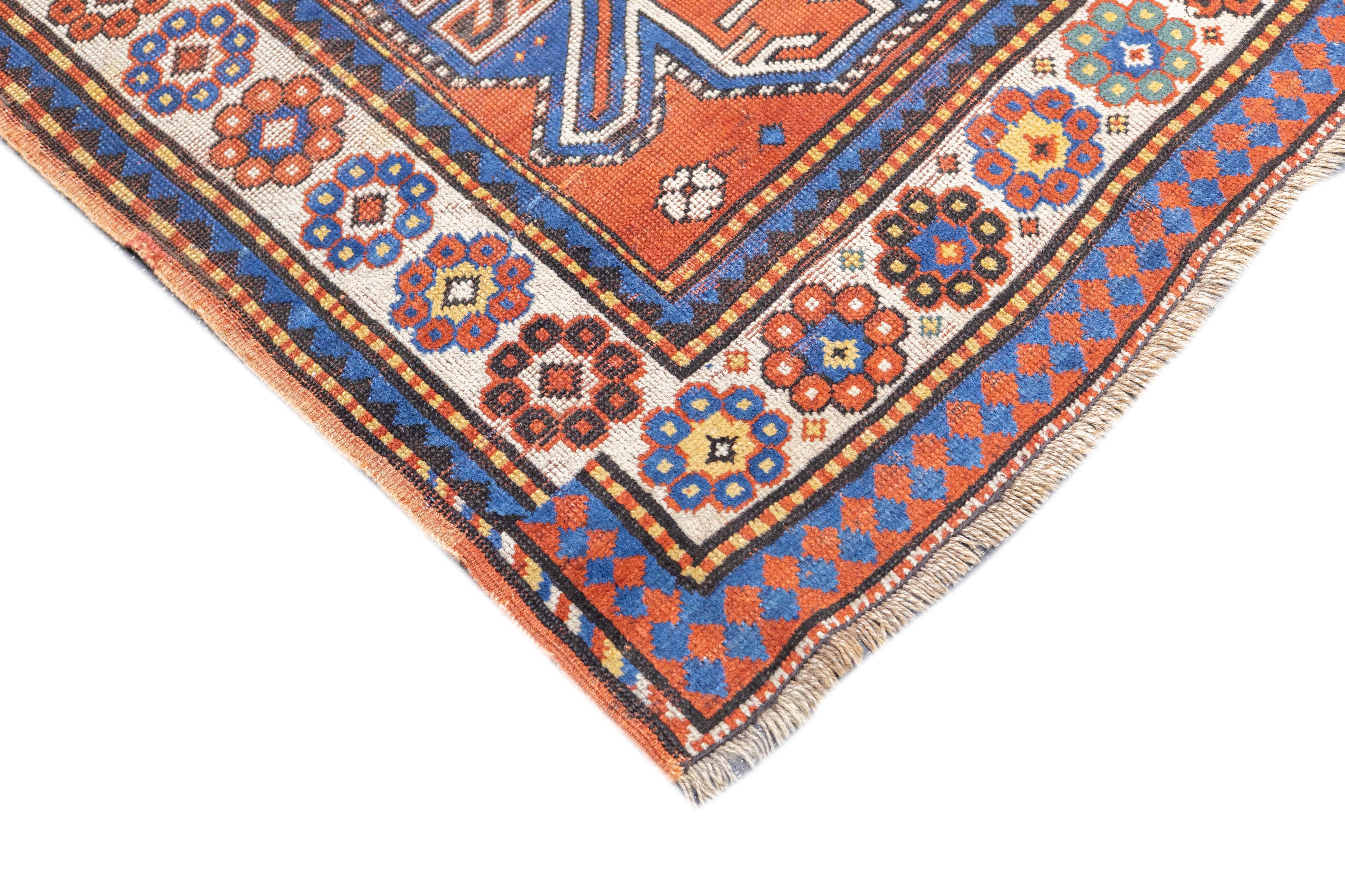 Caucasien Tapis Kazak ancien de 3'5'' x 6'3'' en vente