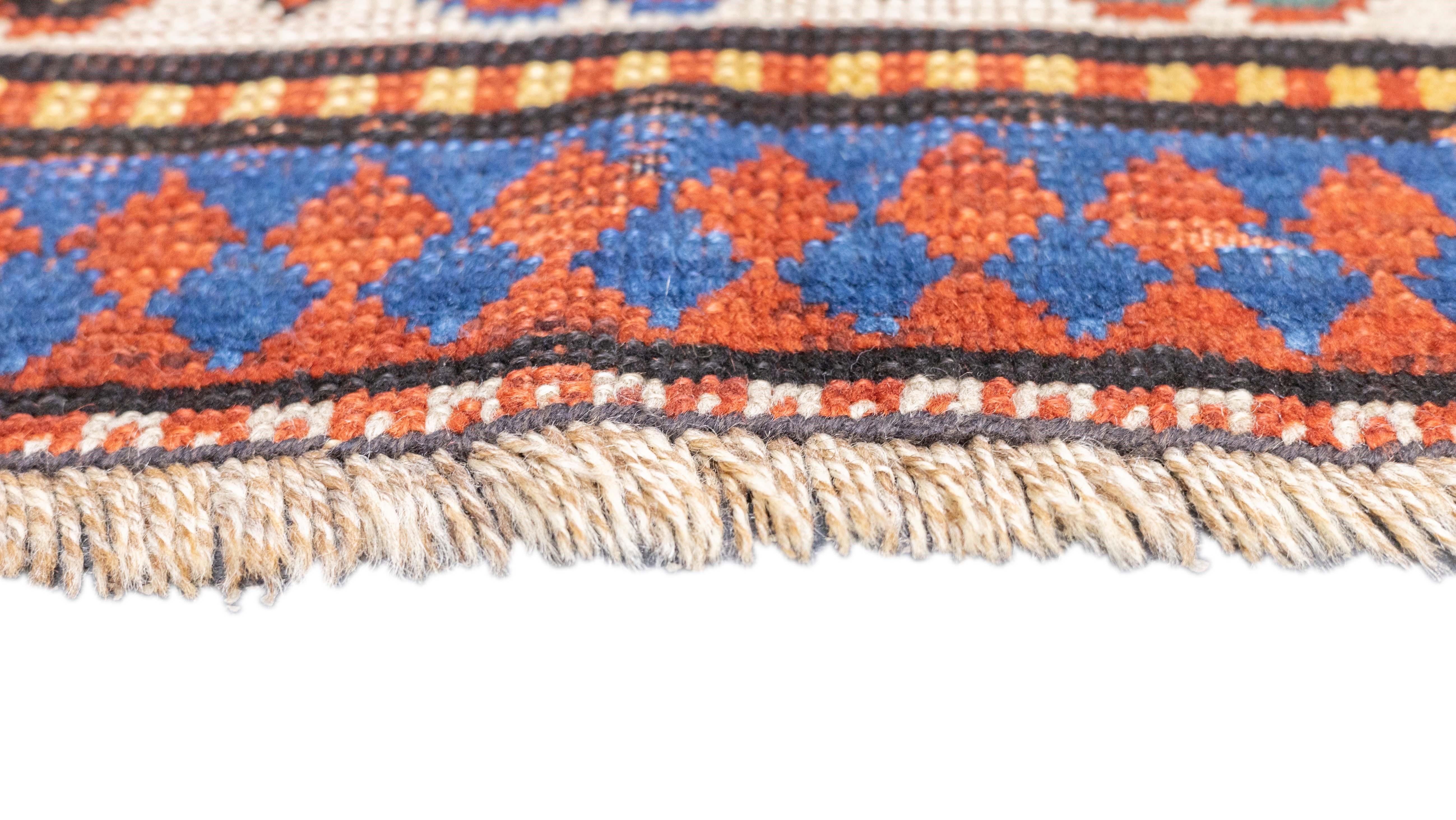 Tapis Kazak ancien de 3'5'' x 6'3'' Bon état - En vente à New York, NY