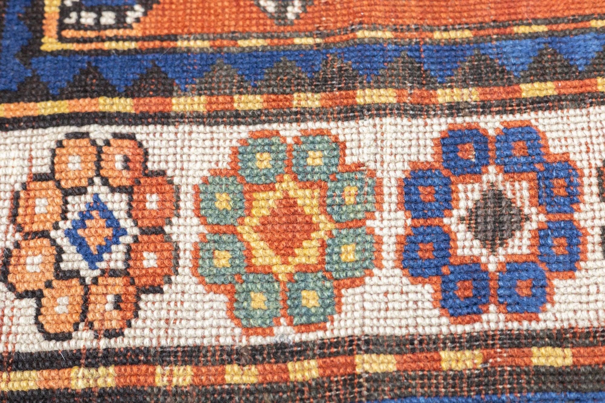Laine Tapis Kazak ancien de 3'5'' x 6'3'' en vente