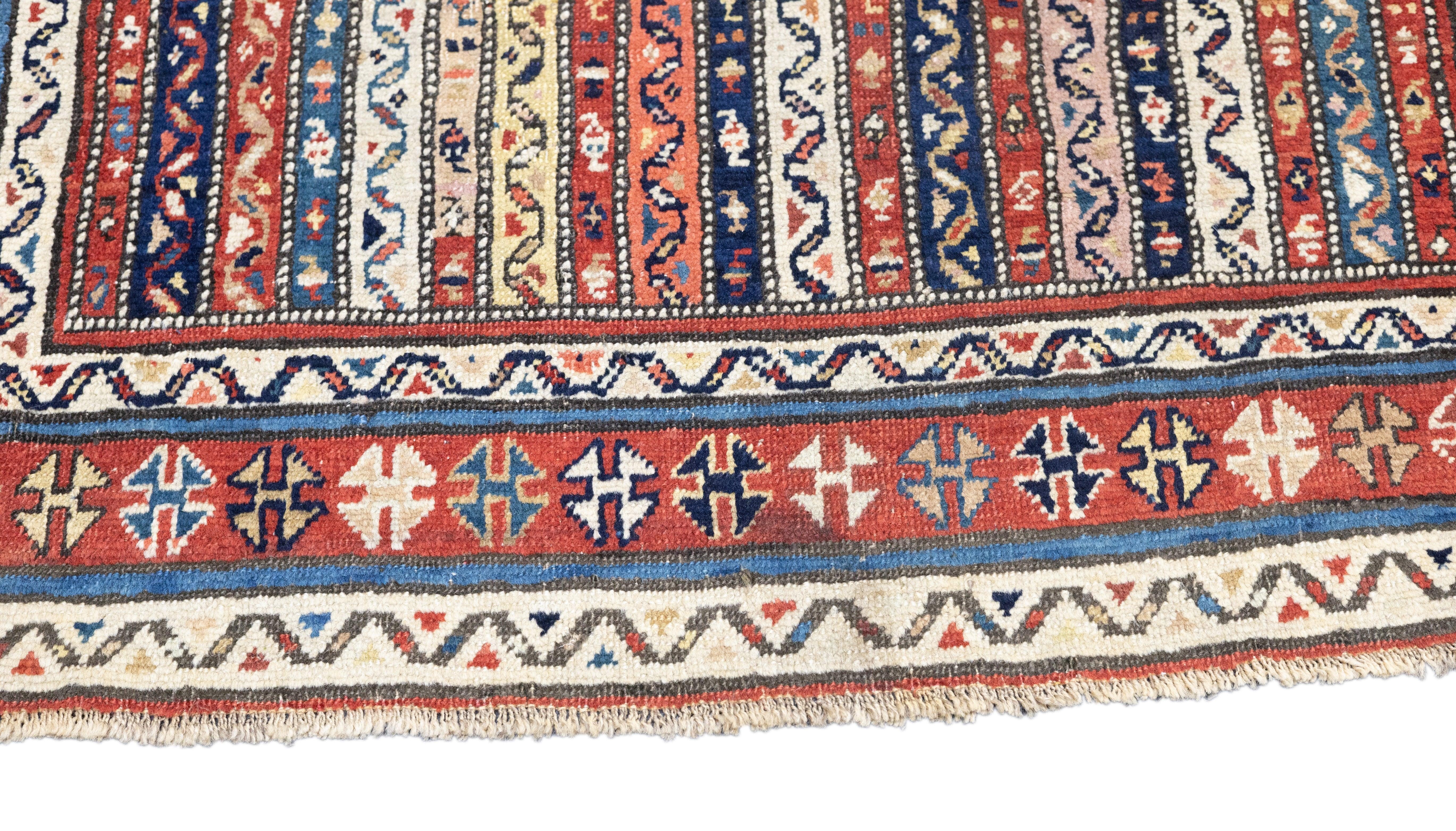 Noué à la main Tapis Kazak ancien de 3'8'' x 8'1'' cm en vente