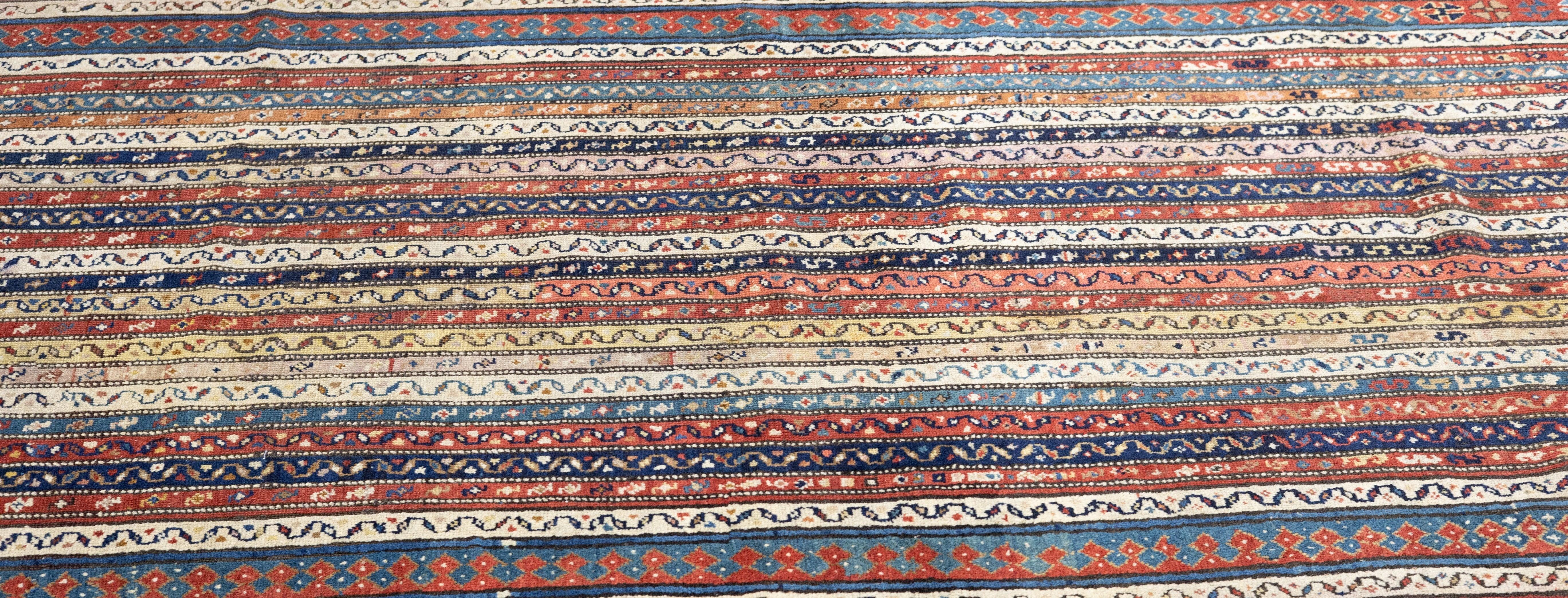 Laine Tapis Kazak ancien de 3'8'' x 8'1'' cm en vente