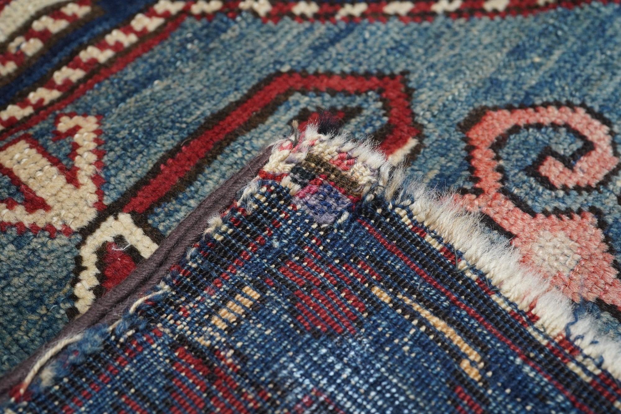Tapis Kazak ancien 4'4'' x 9'3'' en vente 4