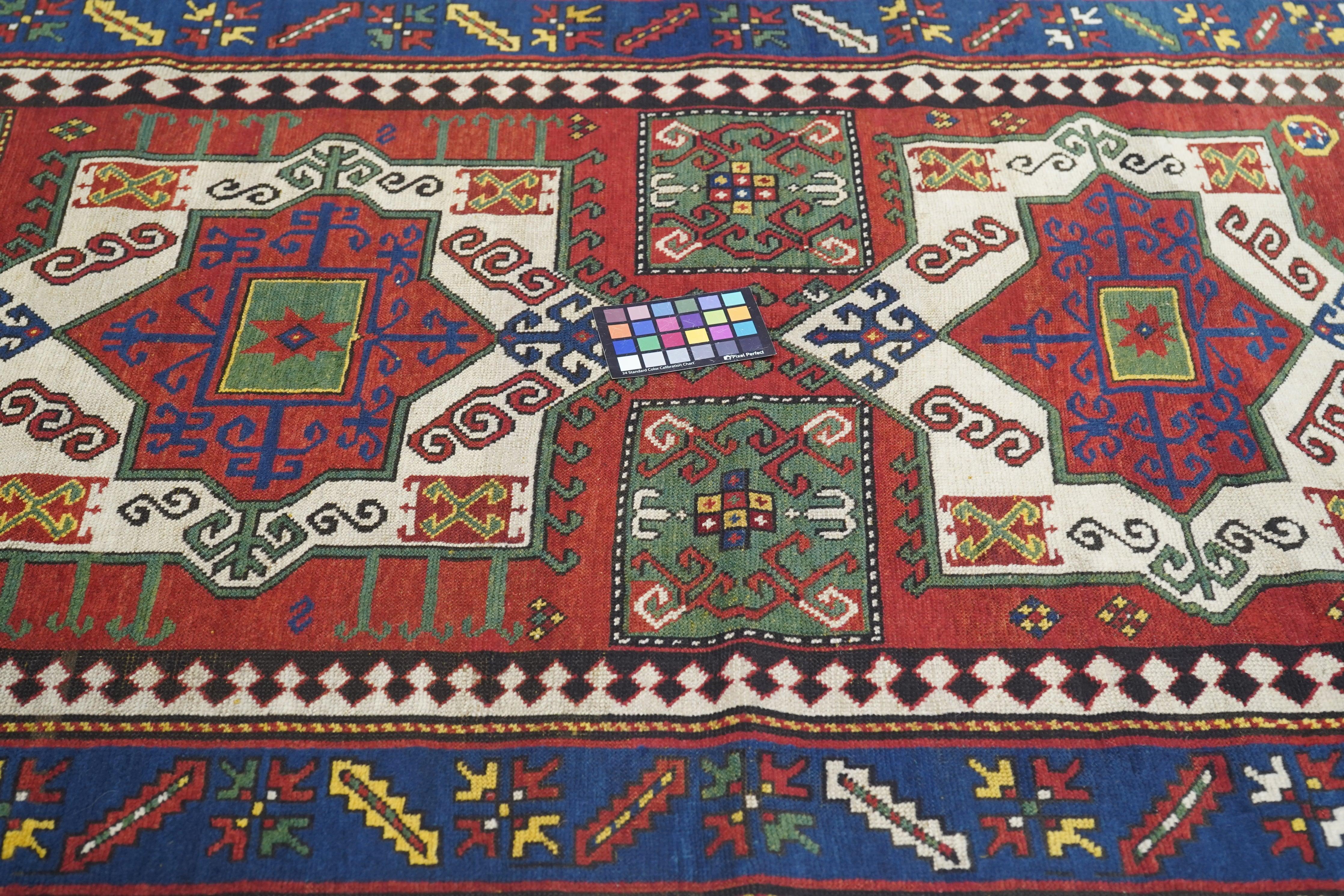 Antiker Kazak-Teppich 4'9'' x 7'4'' im Angebot 2