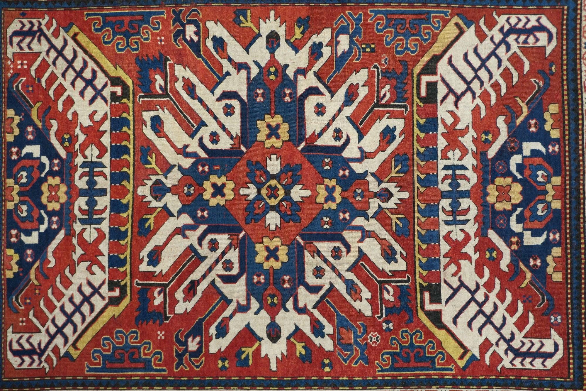 Antiker Kazak-Teppich 5'0'' x 7'1'' (Handgeknüpft) im Angebot