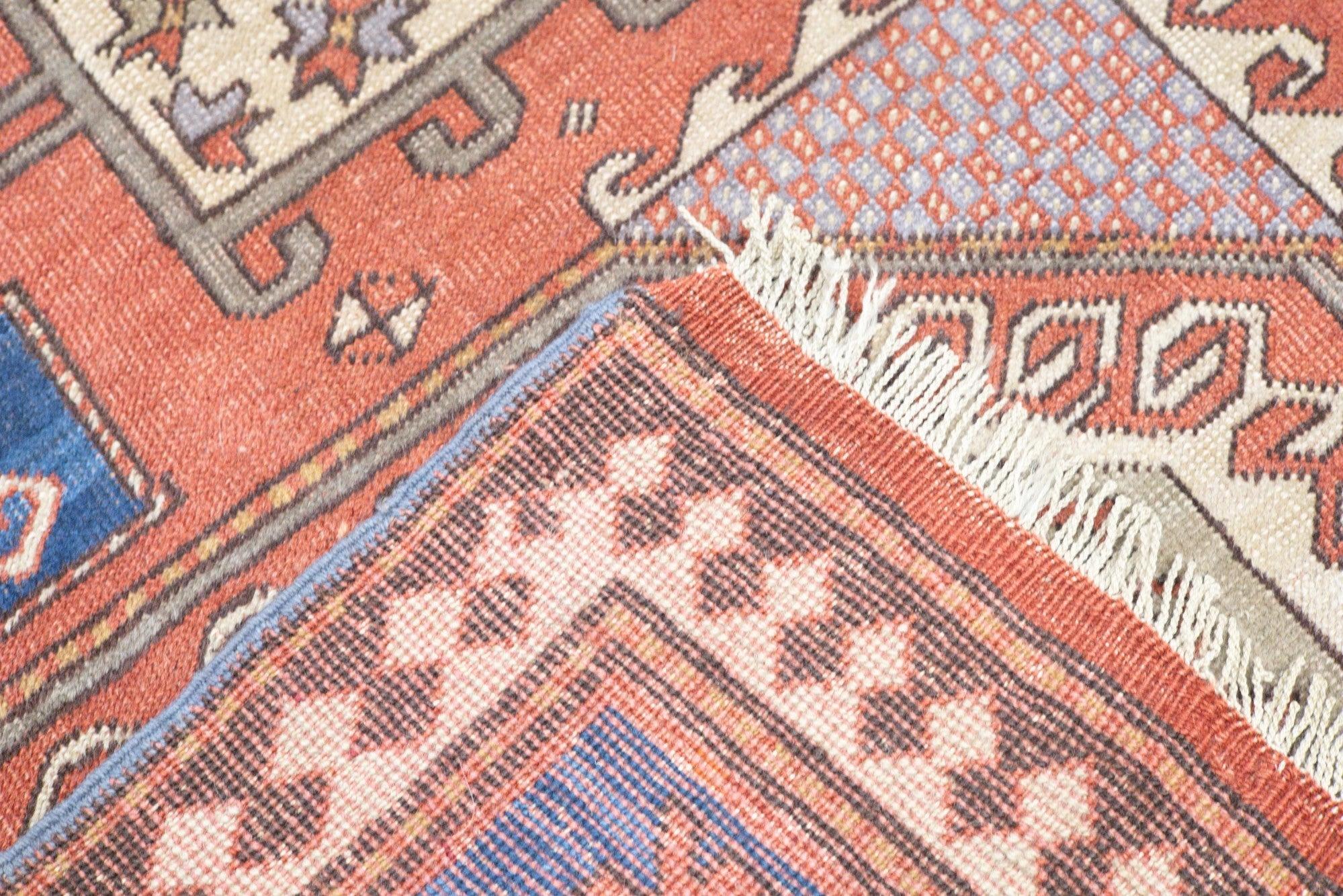 Antiker Kazak-Teppich 5'5'' x 8'6'' im Angebot 4