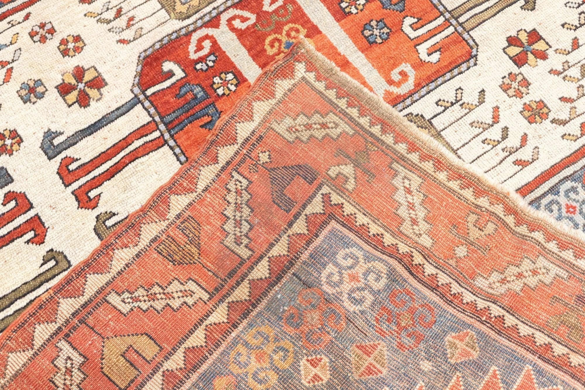 Tapis Kazak ancien 6'8'' x 7'11'' en vente 1