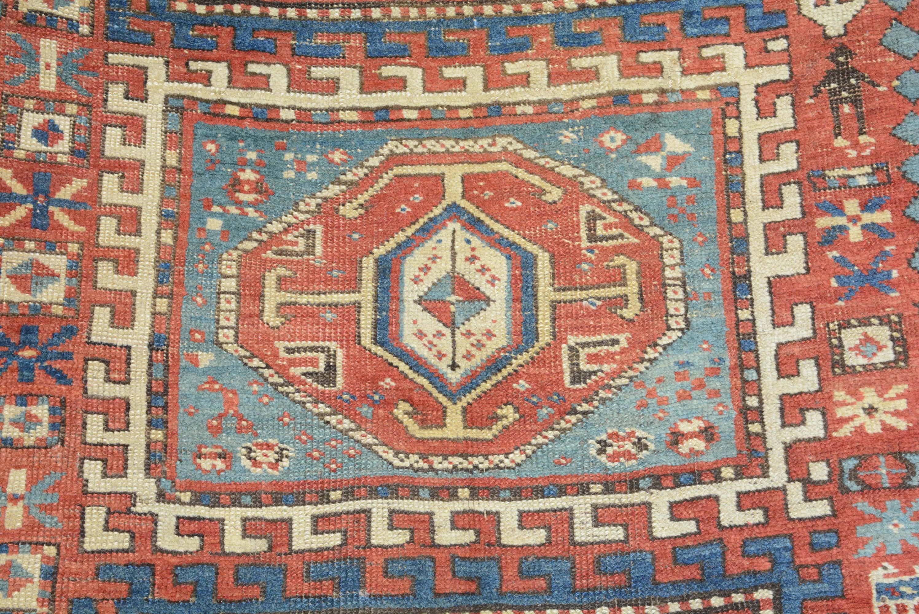 Tapis Kazak ancien Bon état - En vente à Closter, NJ